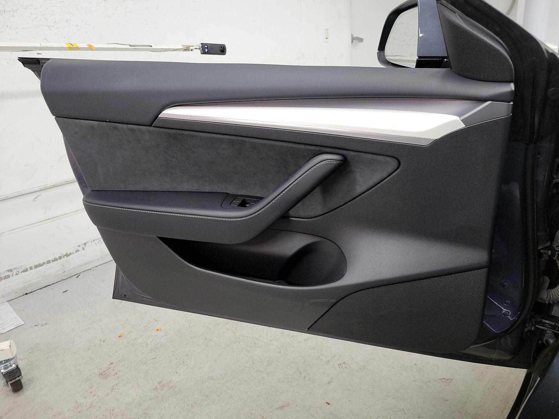 Thumbnail: 2023 Tesla Model 3 - 12