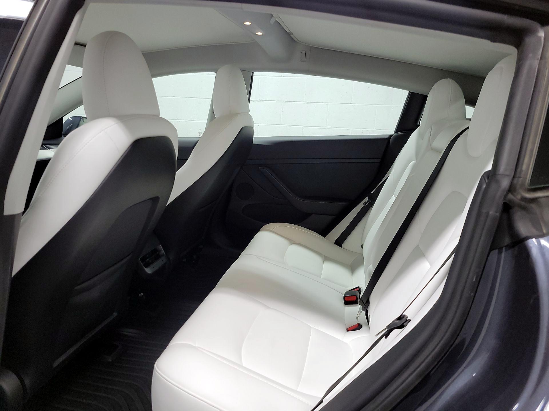 Thumbnail: 2023 Tesla Model 3 - 17