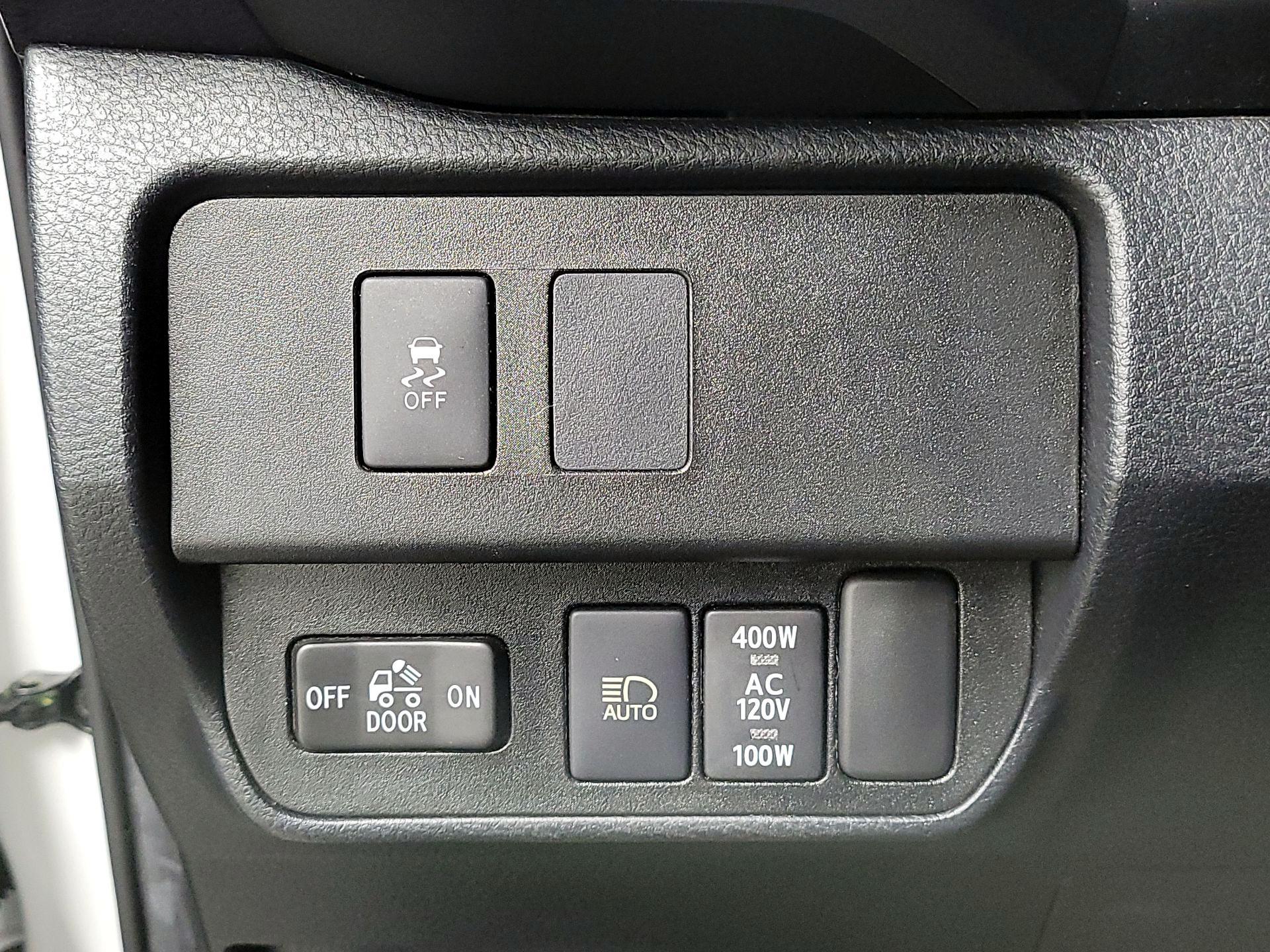 Thumbnail: 2021 Toyota Tacoma - 13