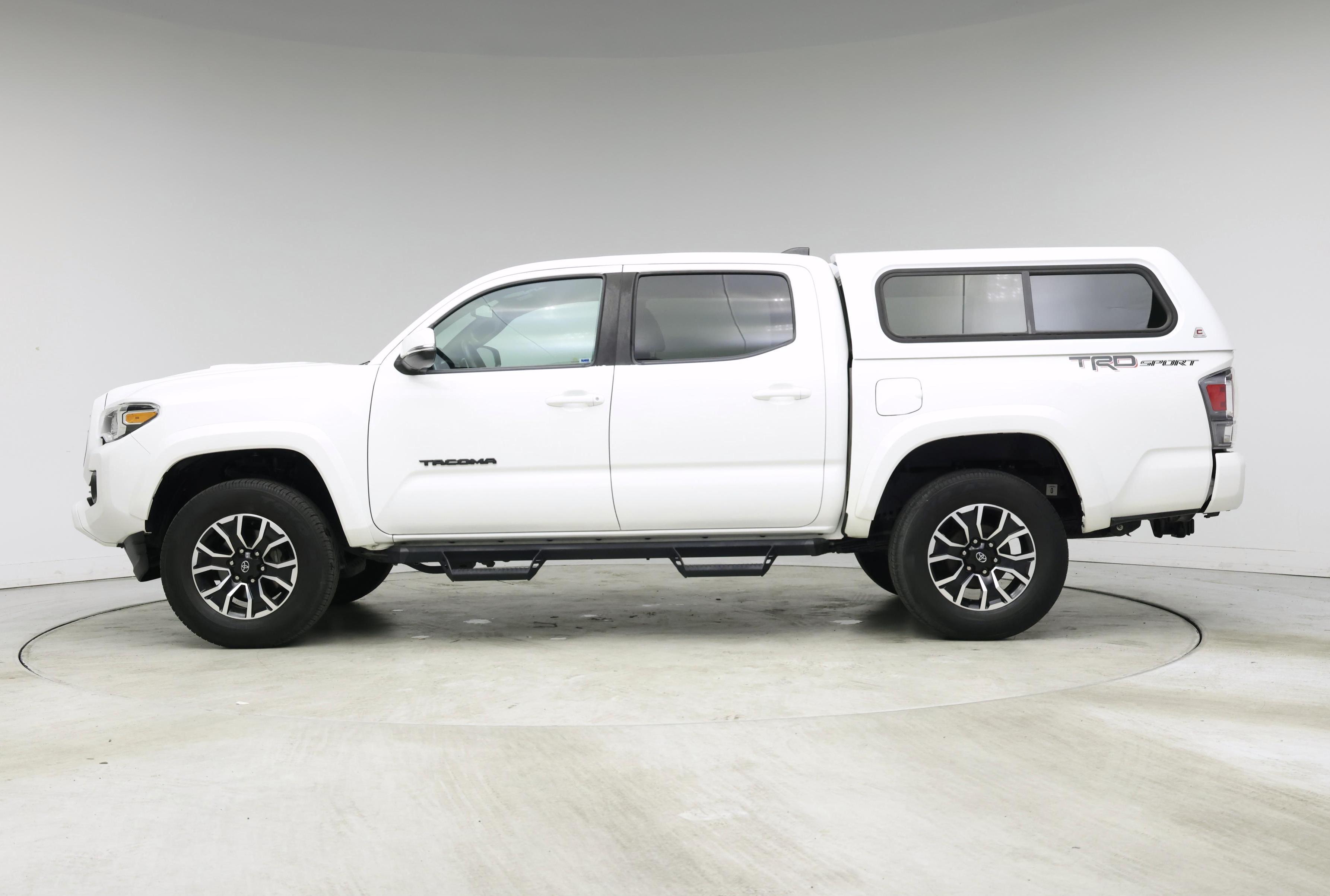 Thumbnail: 2021 Toyota Tacoma - 3