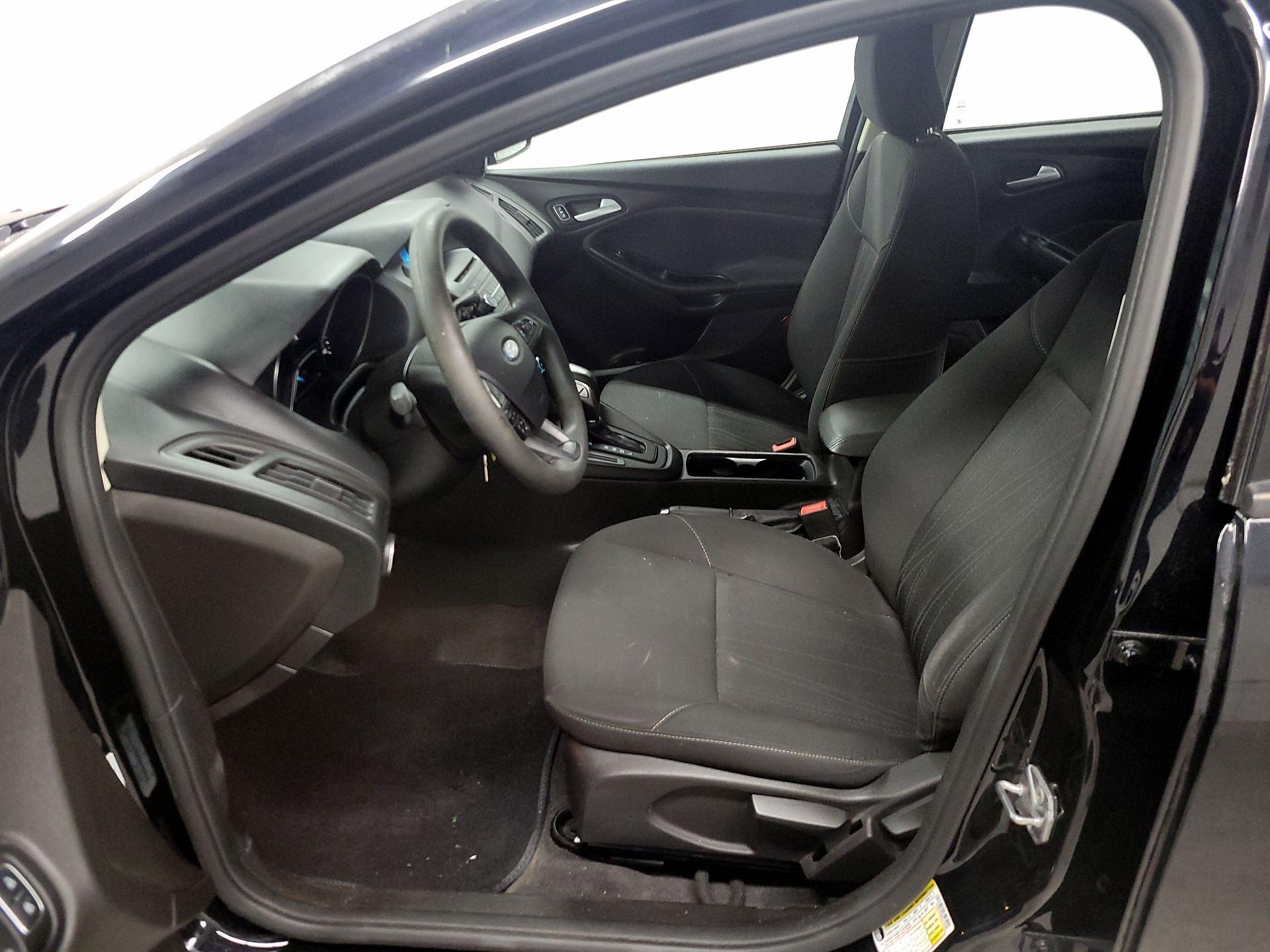 Thumbnail: 2016 Ford Focus - 11