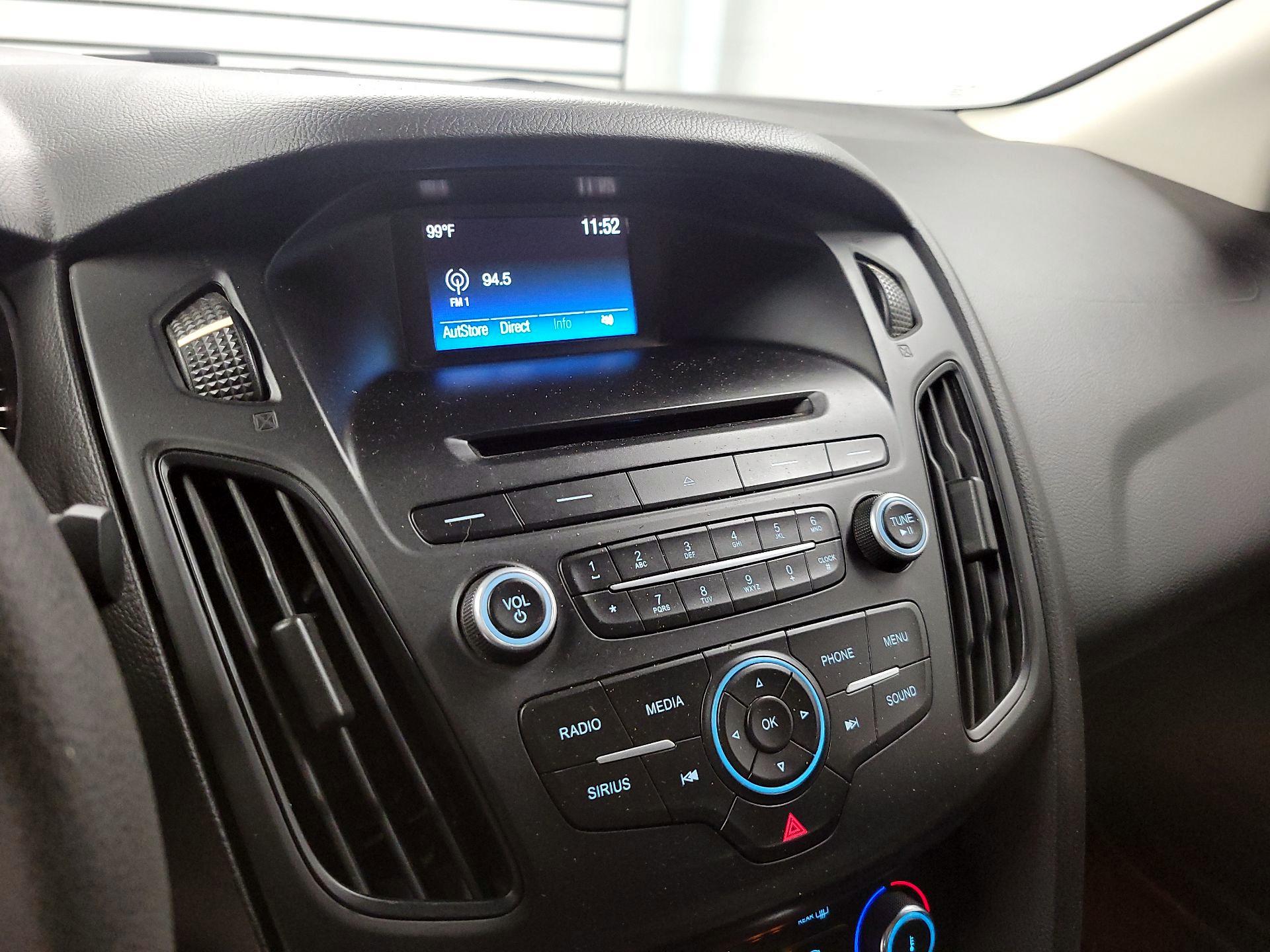 Thumbnail: 2016 Ford Focus - 13