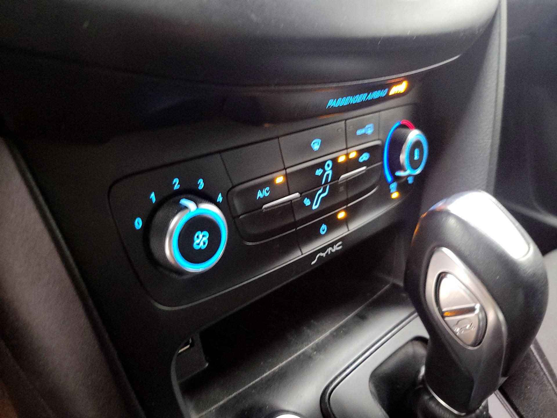 Thumbnail: 2016 Ford Focus - 14