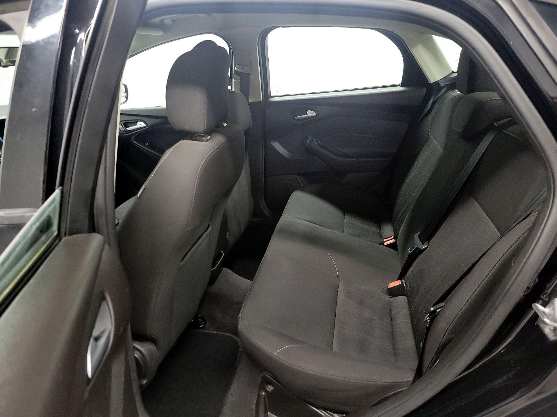 Thumbnail: 2016 Ford Focus - 16