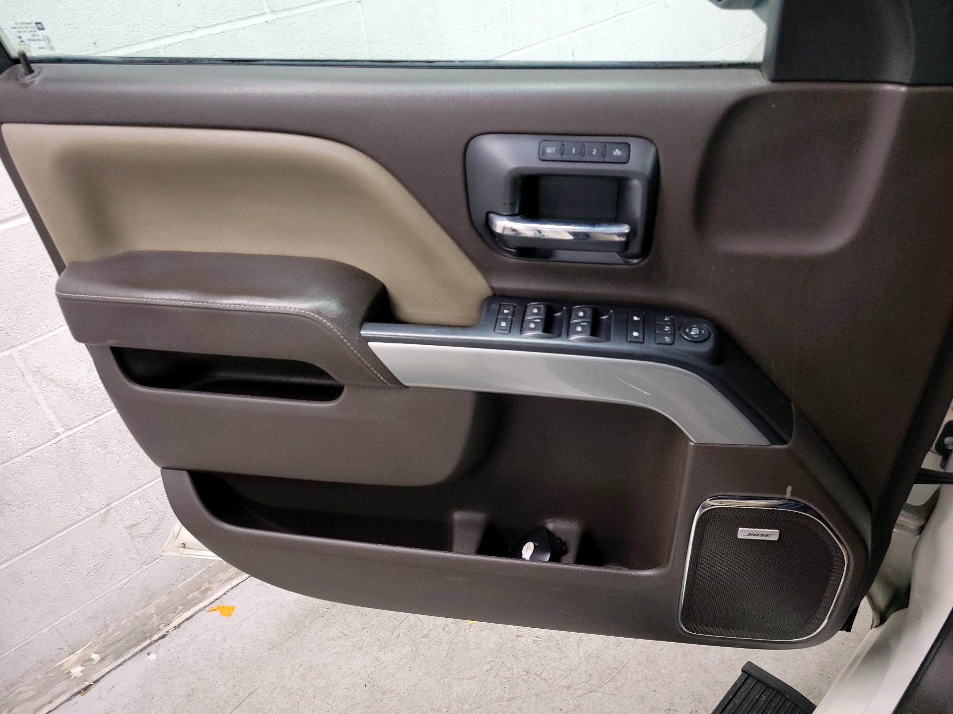 Thumbnail: 2015 Chevrolet Silverado 1500 - 12