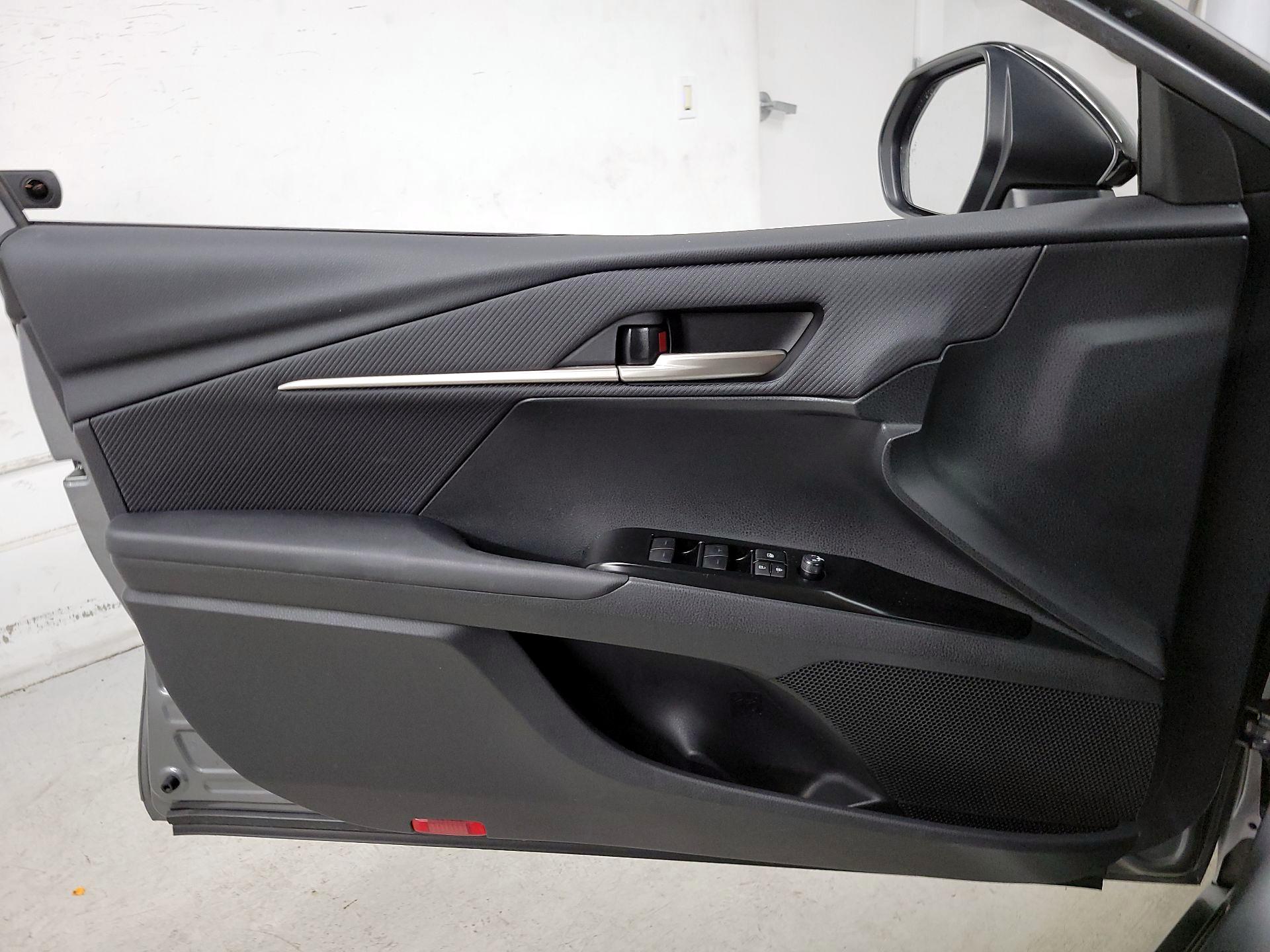 Thumbnail: 2025 Toyota Camry - 12