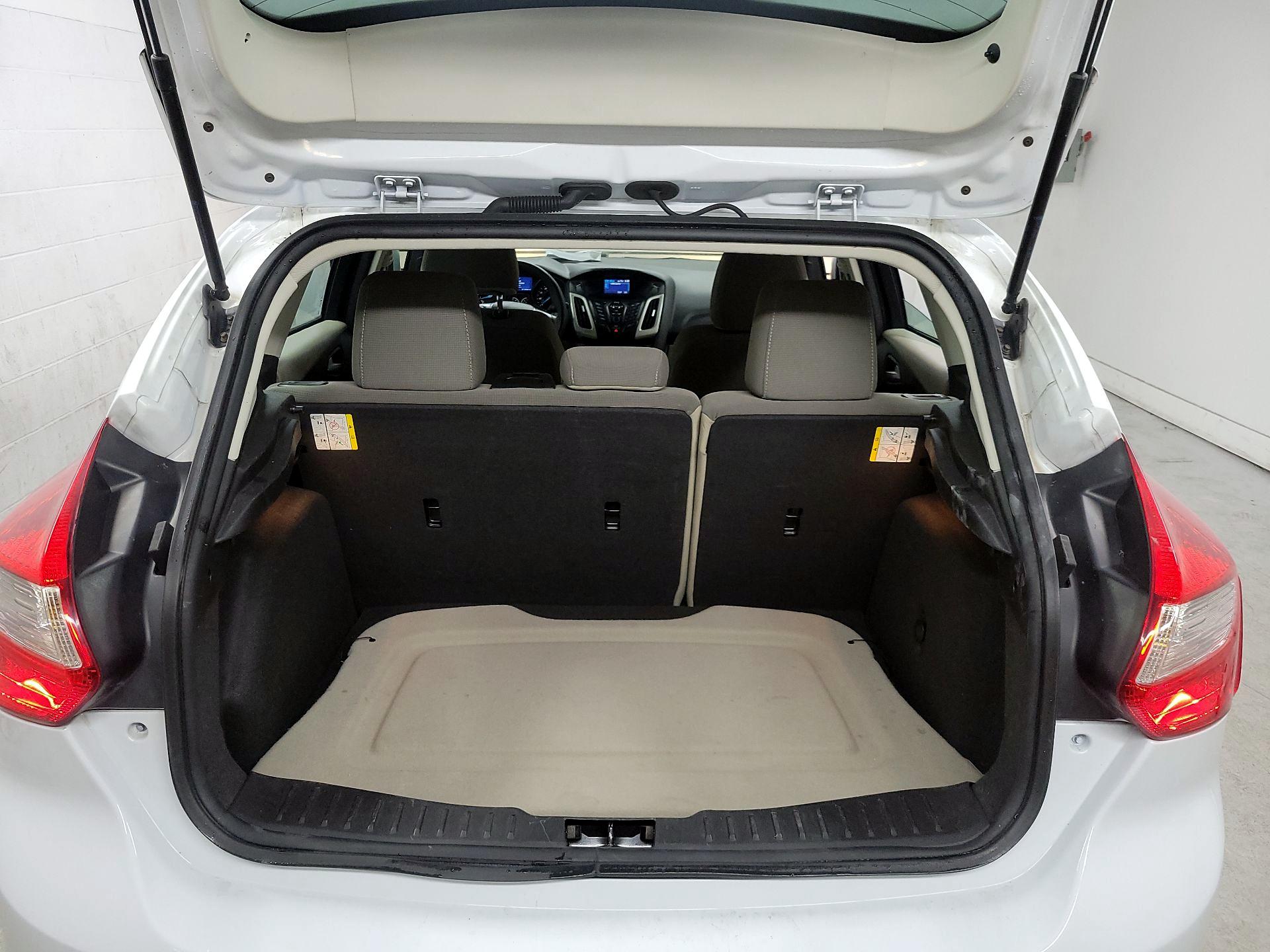 Thumbnail: 2014 Ford Focus - 17