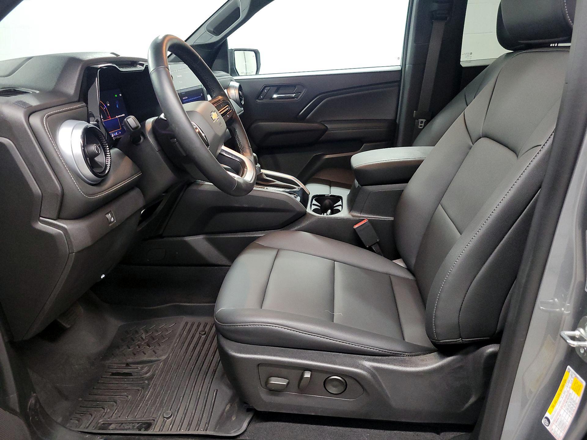 Thumbnail: 2024 Chevrolet Colorado - 11