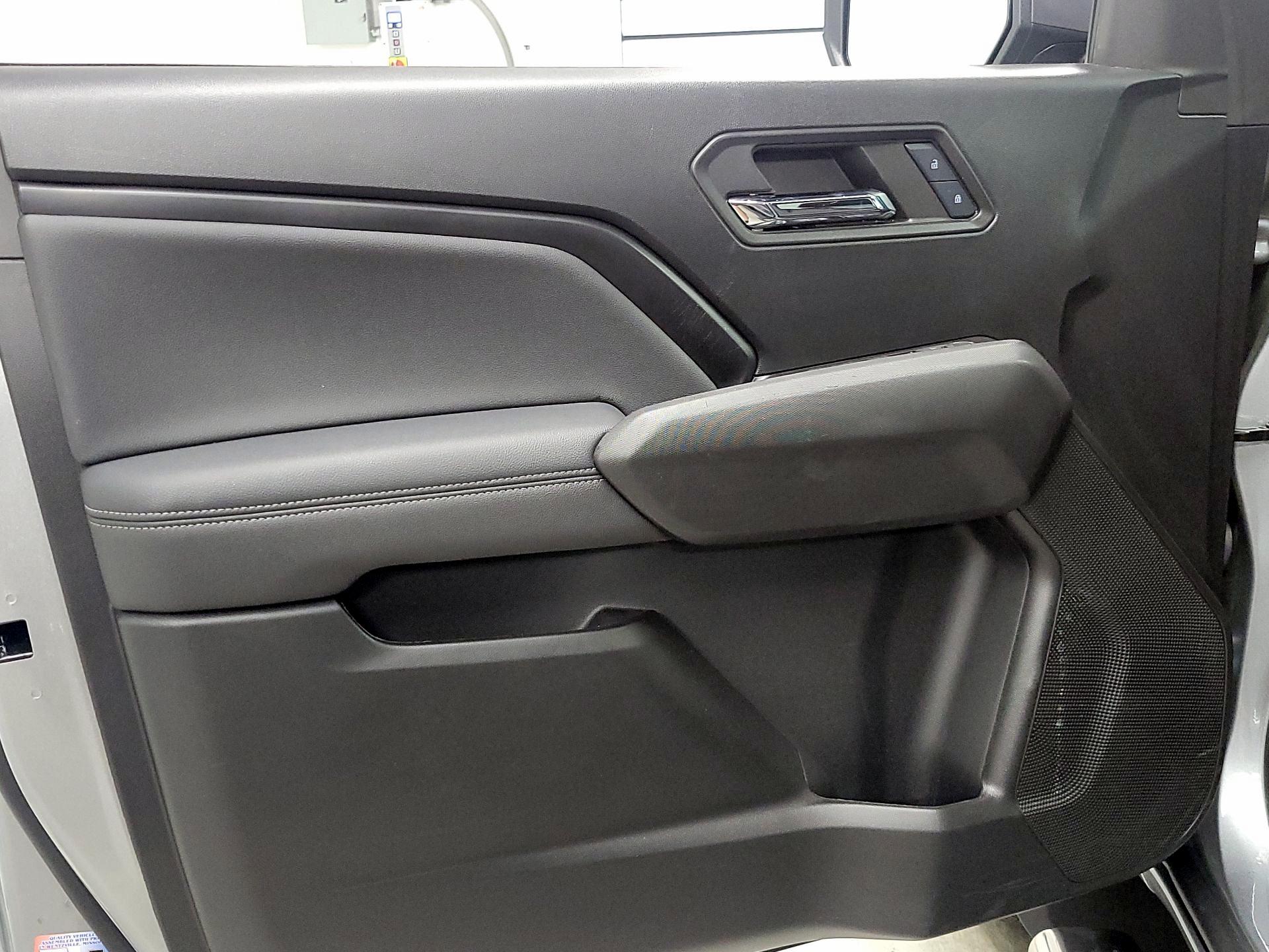 Thumbnail: 2024 Chevrolet Colorado - 12