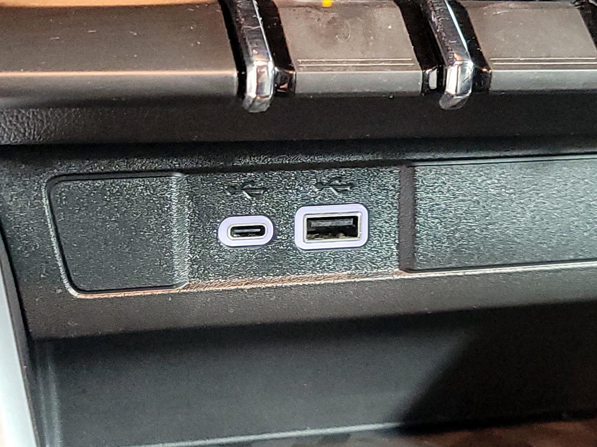 Thumbnail: 2024 Chevrolet Colorado - 18