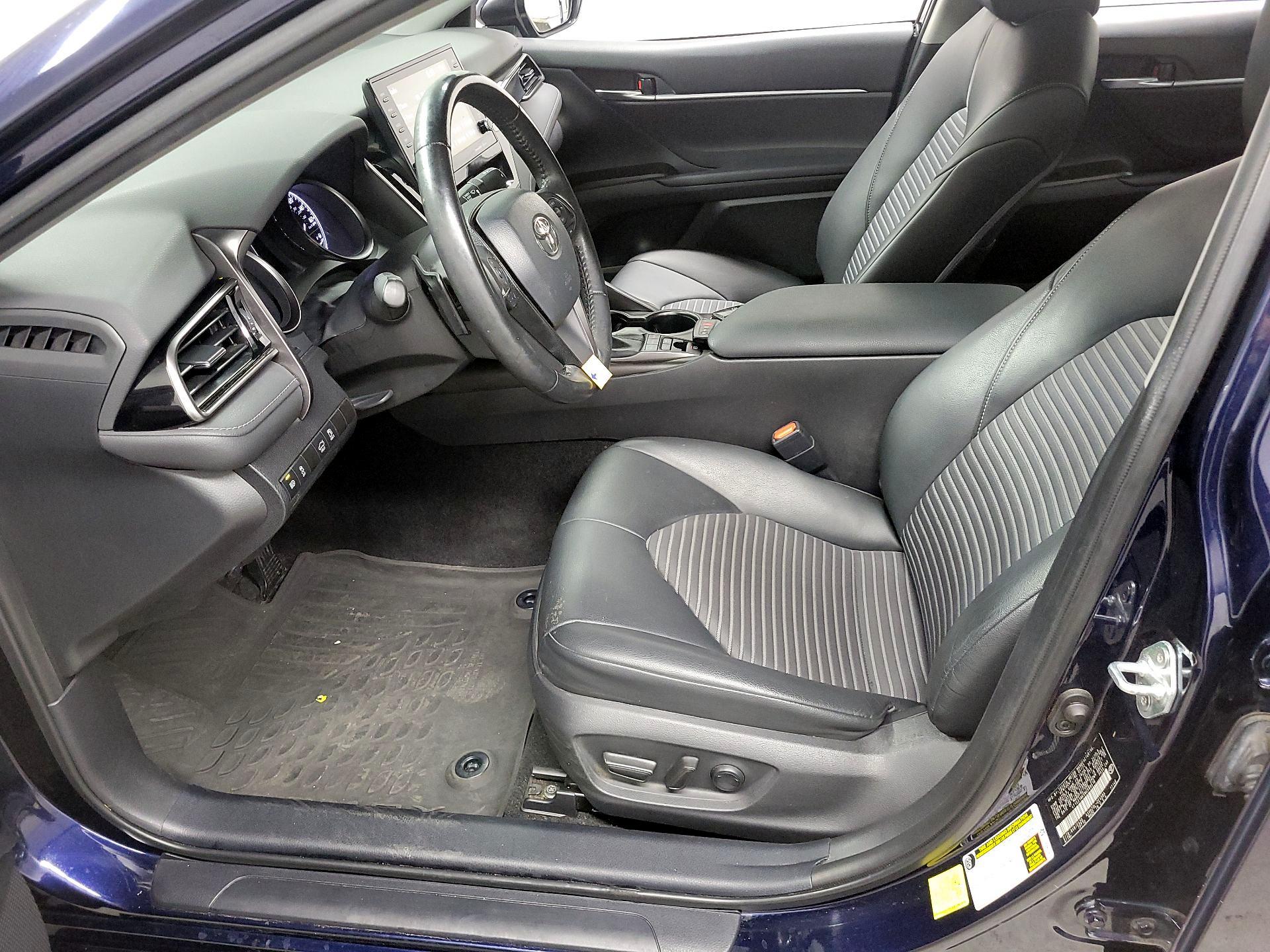 Thumbnail: 2022 Toyota Camry - 11