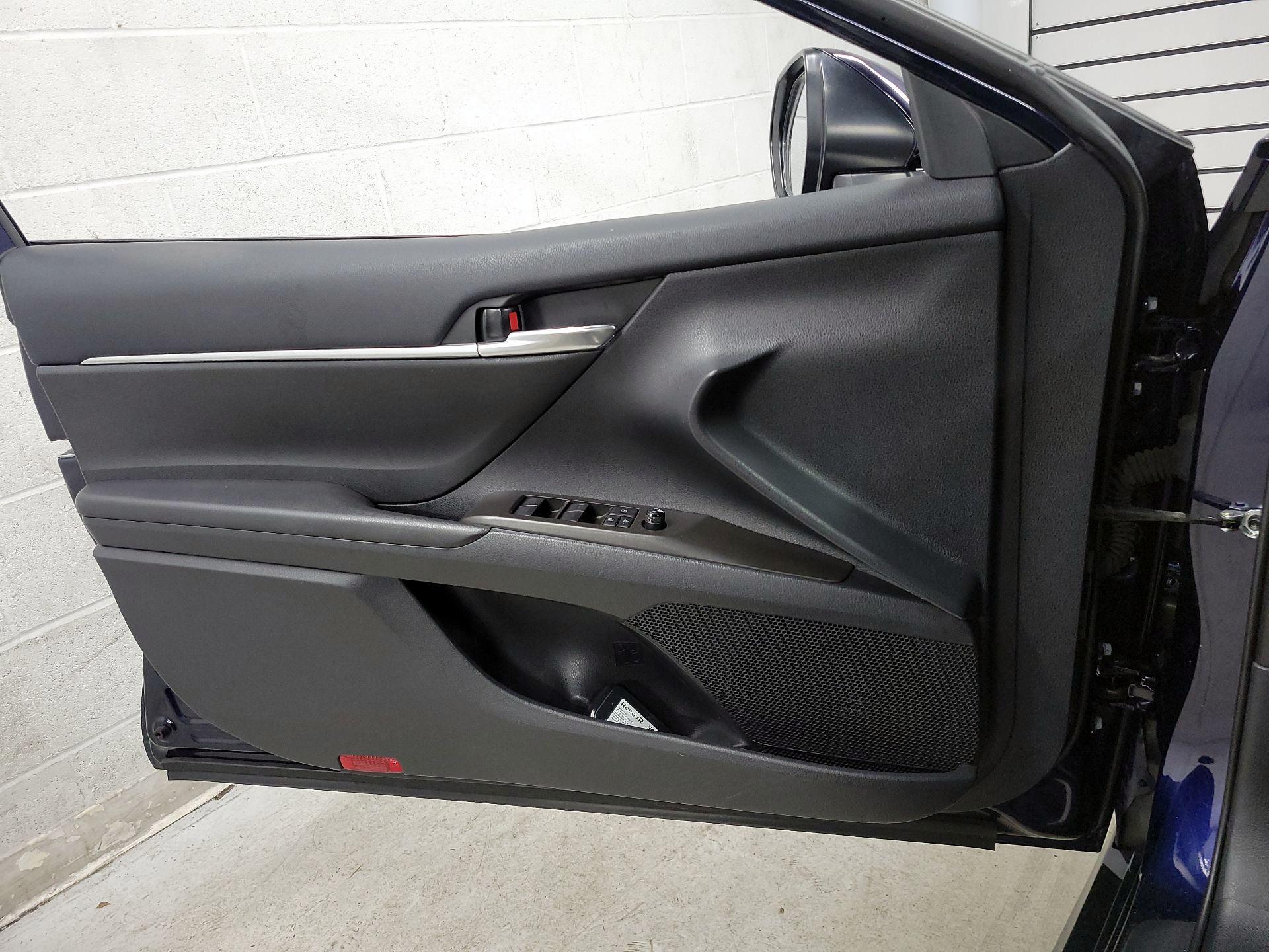 Thumbnail: 2022 Toyota Camry - 12