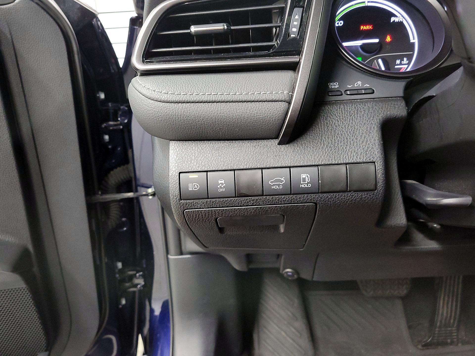 Thumbnail: 2022 Toyota Camry - 13