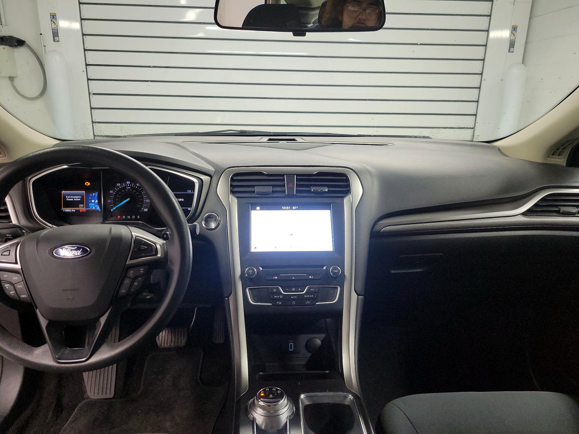 Thumbnail: 2017 Ford Fusion - 9