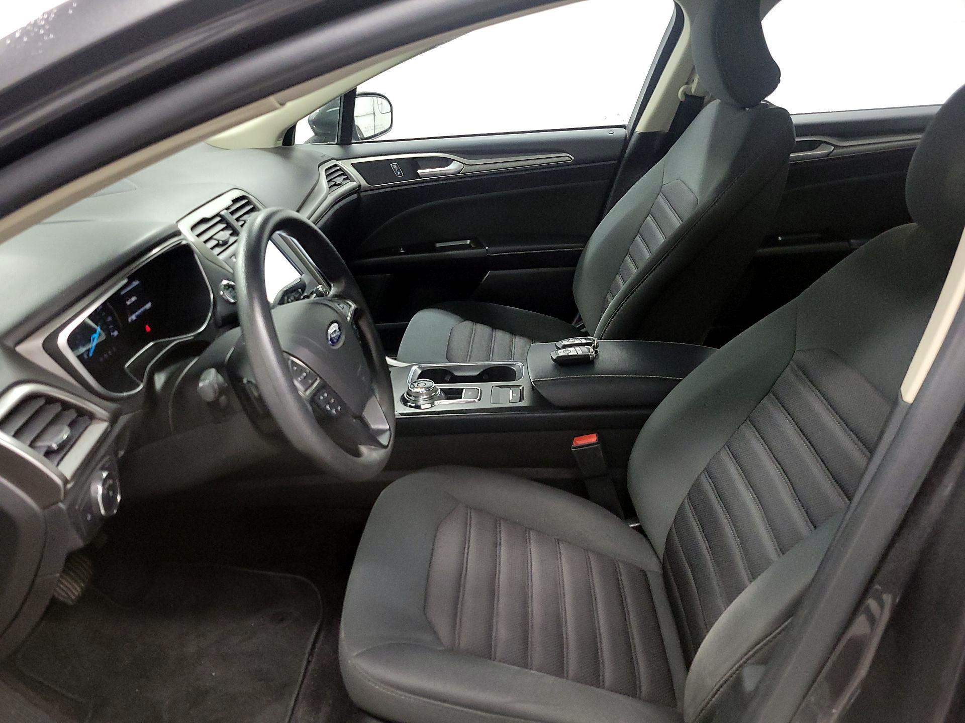 Thumbnail: 2017 Ford Fusion - 11