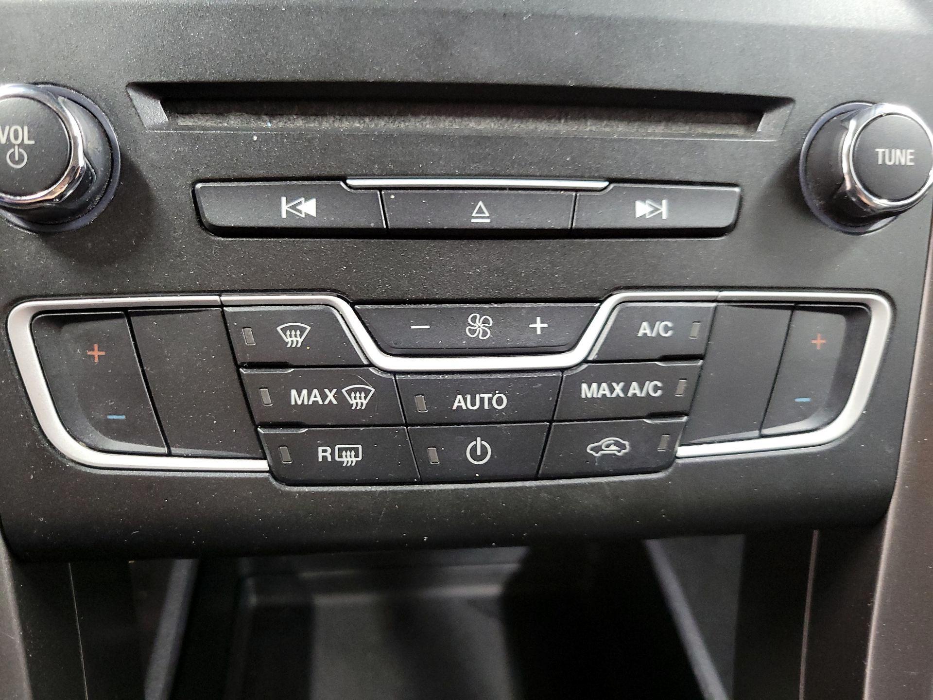 Thumbnail: 2017 Ford Fusion - 17