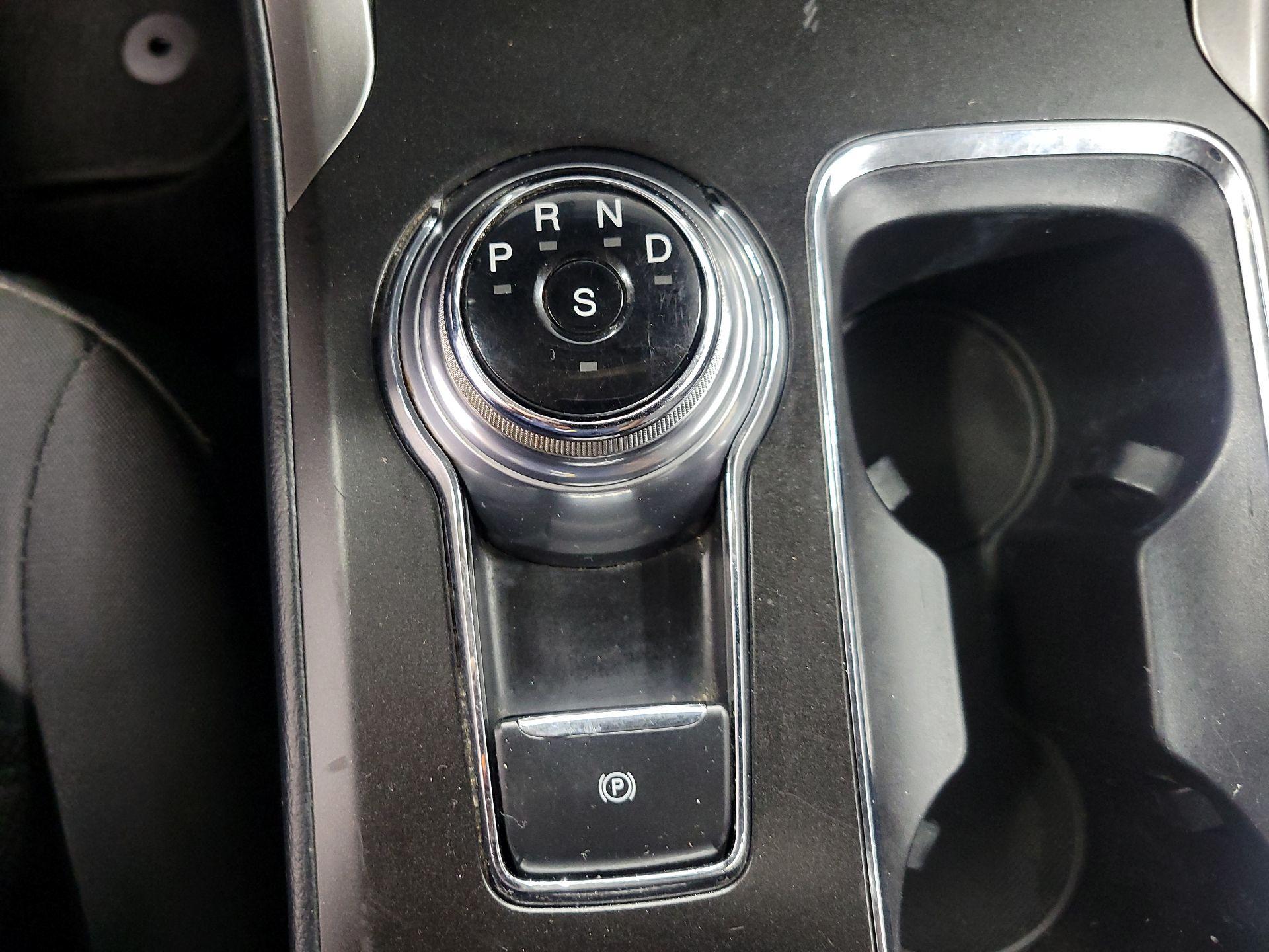 Thumbnail: 2017 Ford Fusion - 18