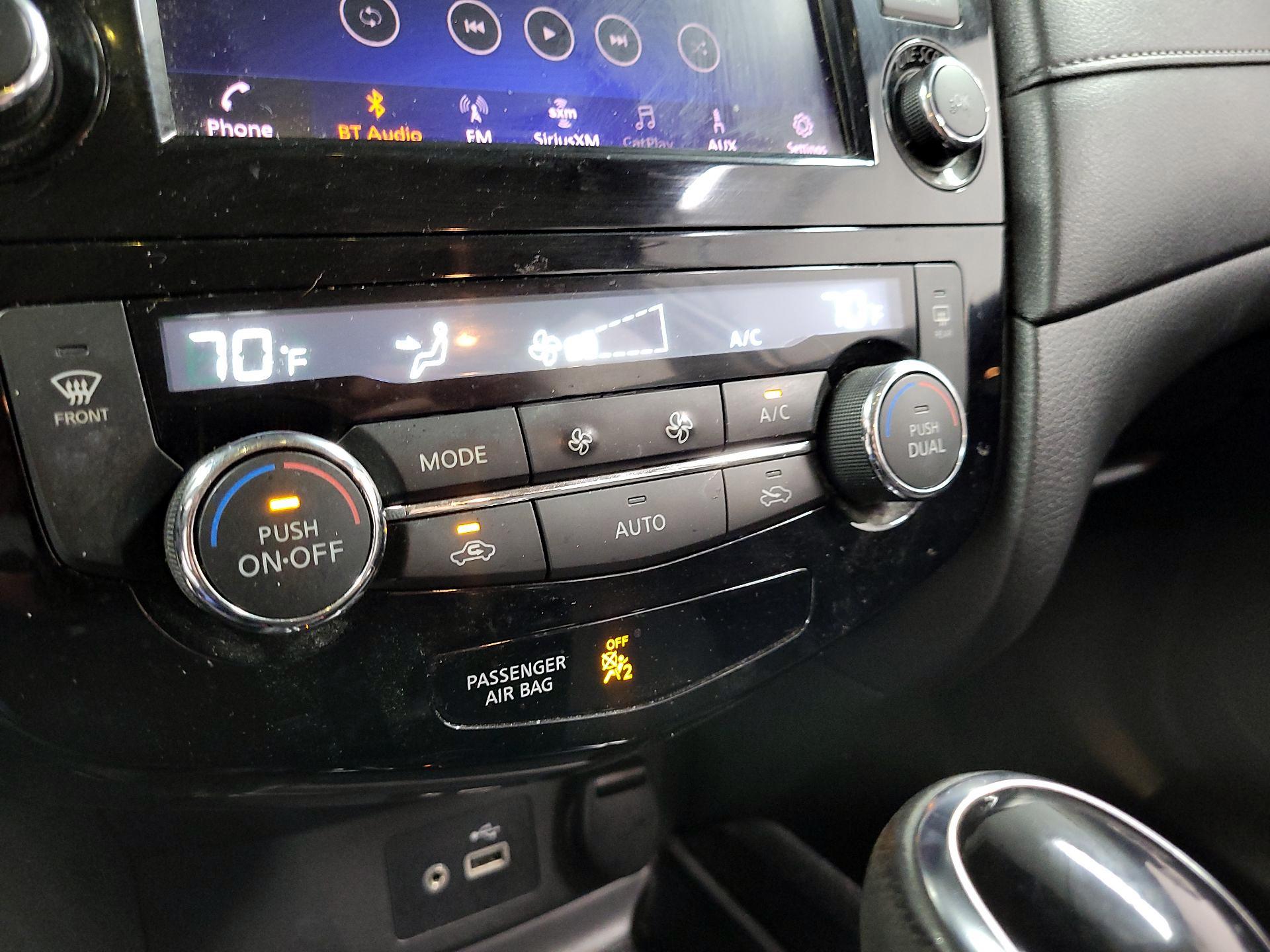 Thumbnail: 2018 Nissan Rogue - 12