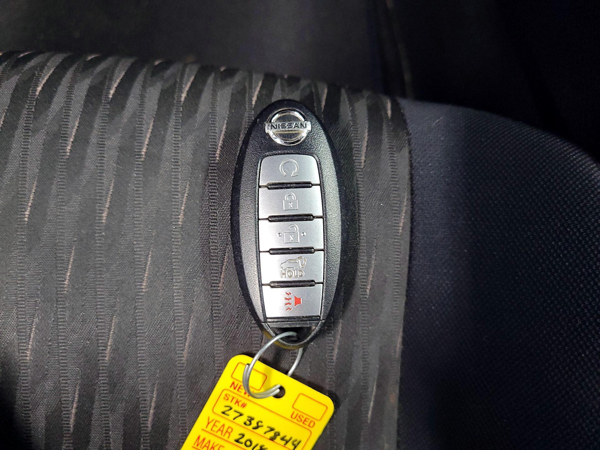 Thumbnail: 2018 Nissan Rogue - 17