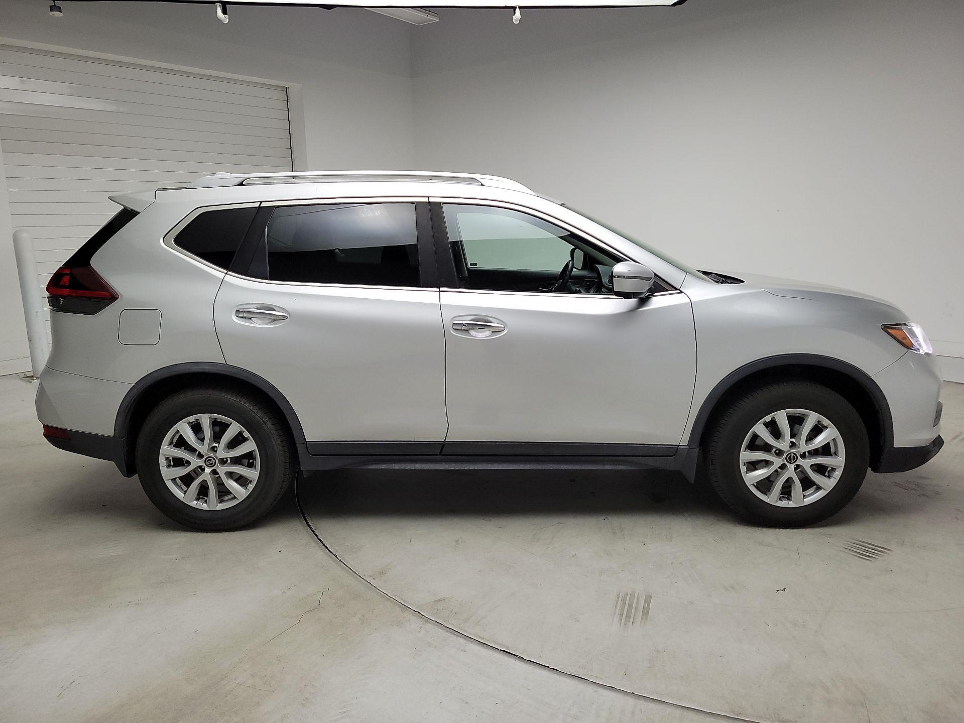 Thumbnail: 2018 Nissan Rogue - 4