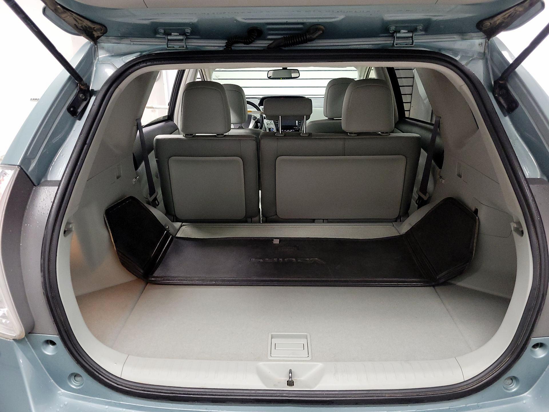 Thumbnail: 2014 Toyota Prius v - 18