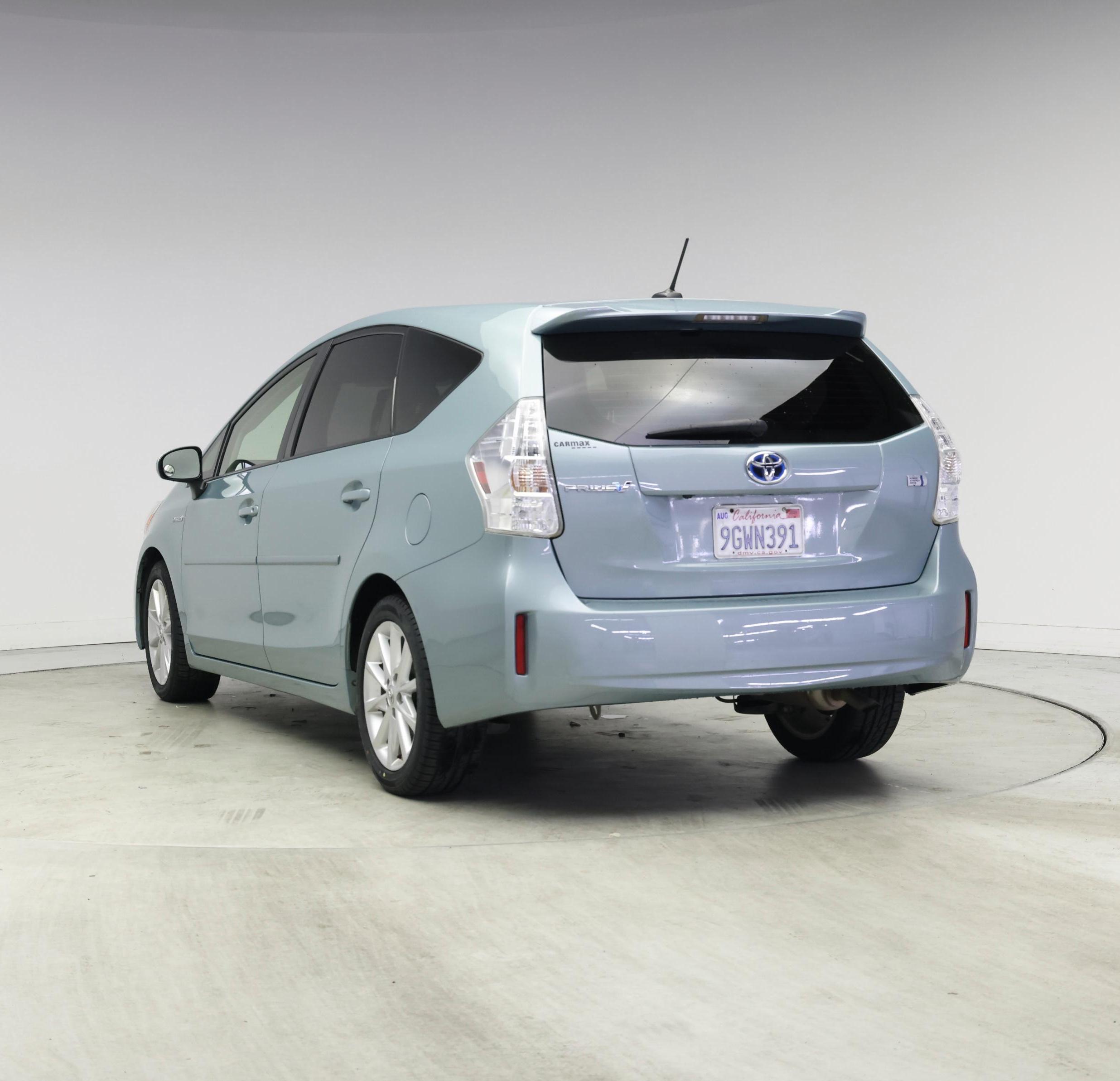 Thumbnail: 2014 Toyota Prius v - 2