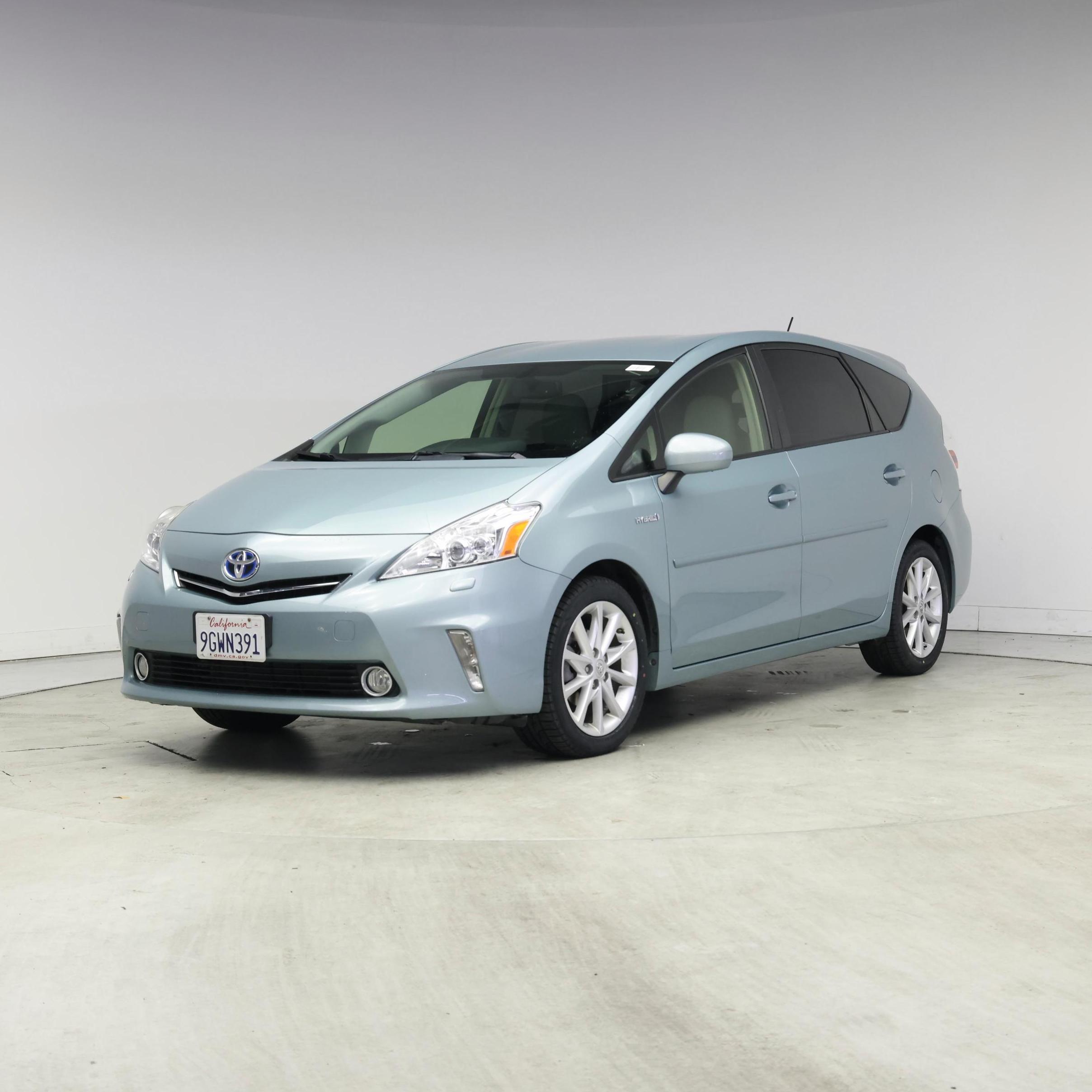 Thumbnail: 2014 Toyota Prius v - 4