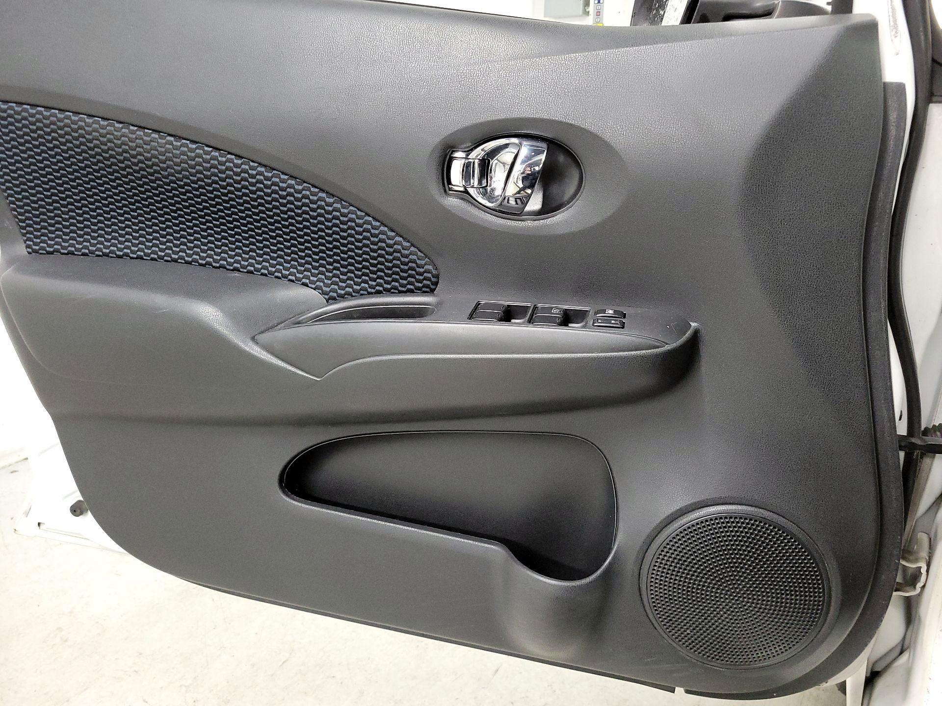 Thumbnail: 2014 Nissan Versa Note - 12