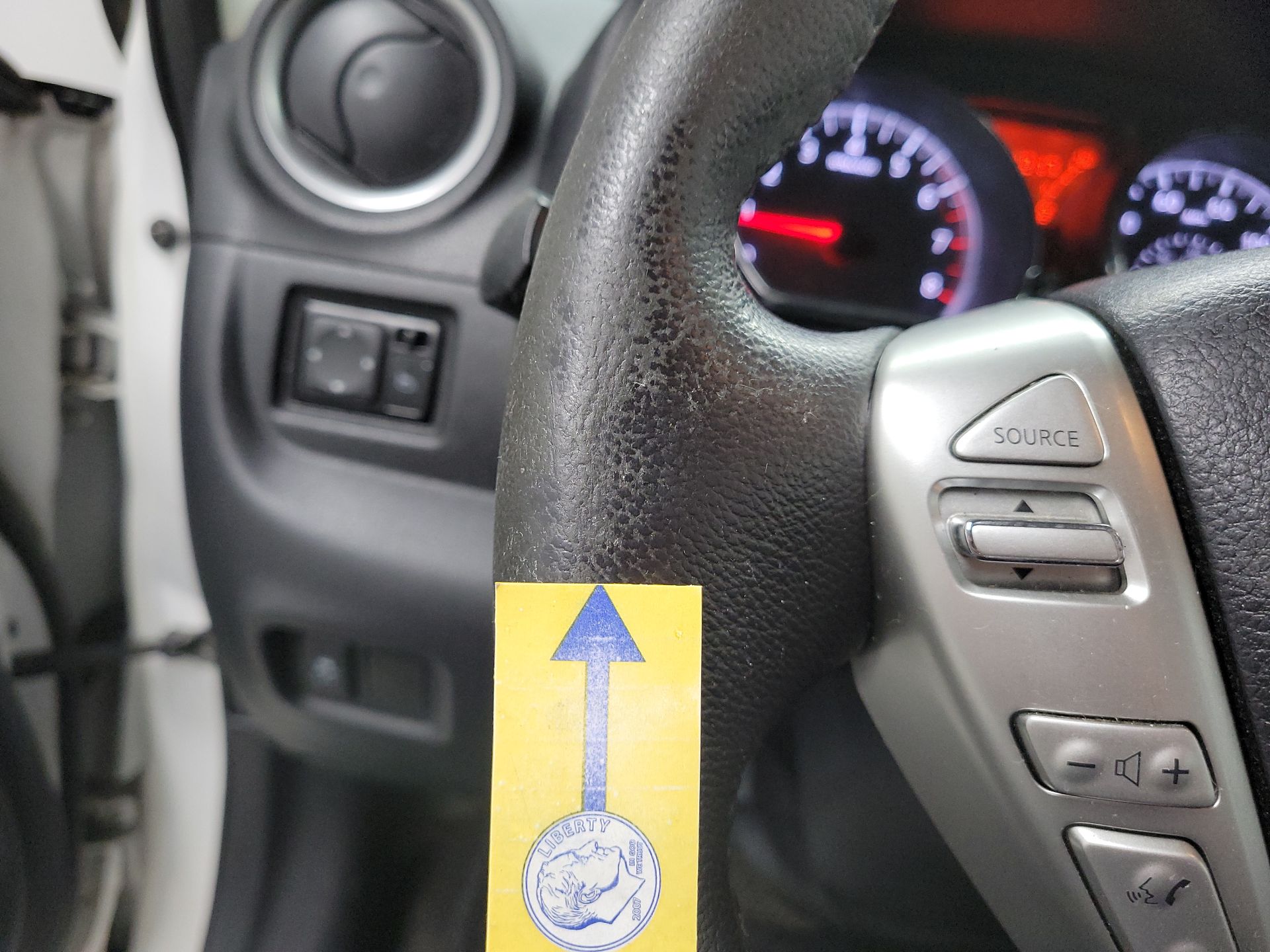 Thumbnail: 2014 Nissan Versa Note - 20