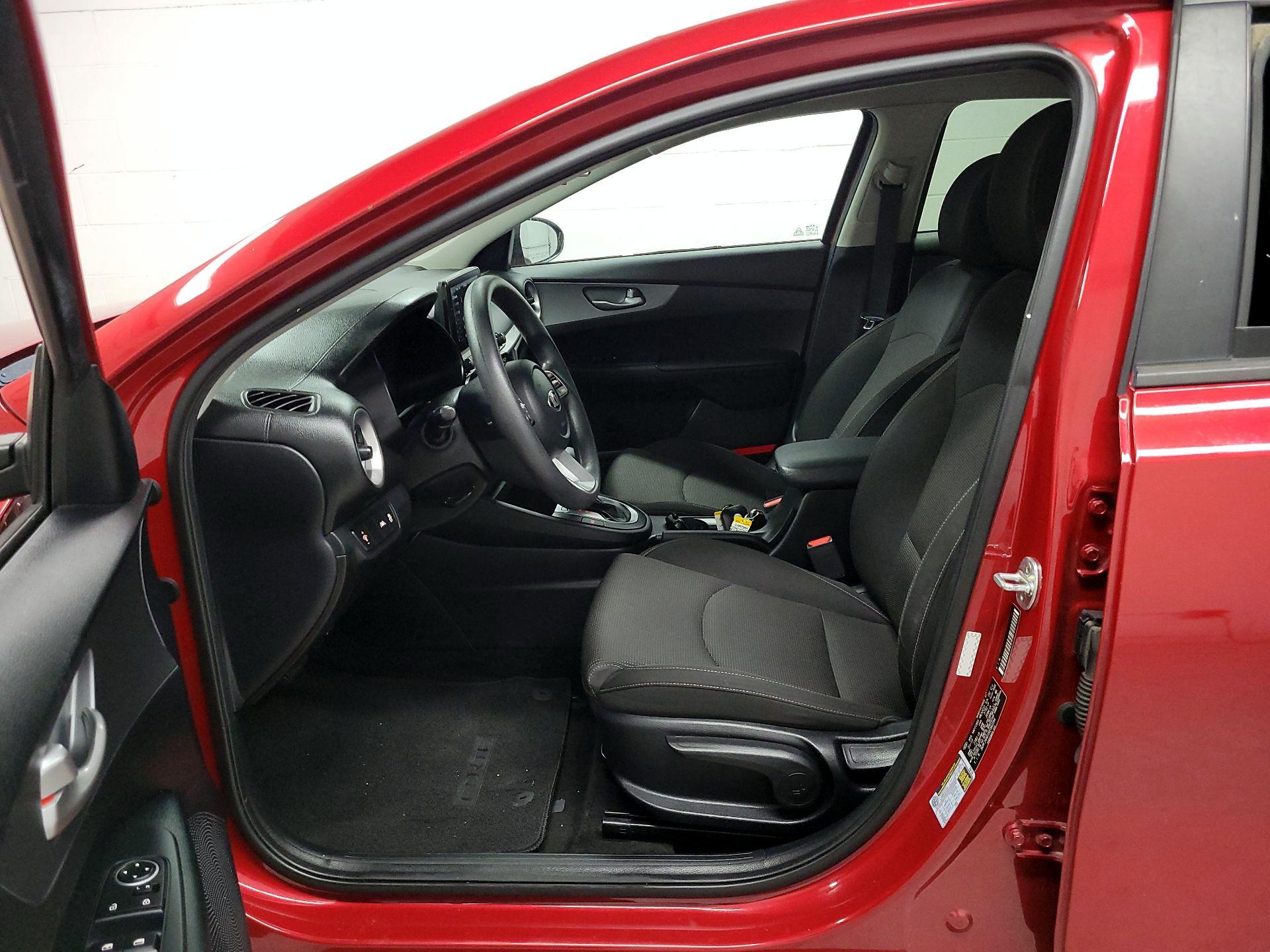 Thumbnail: 2019 Kia Forte - 11