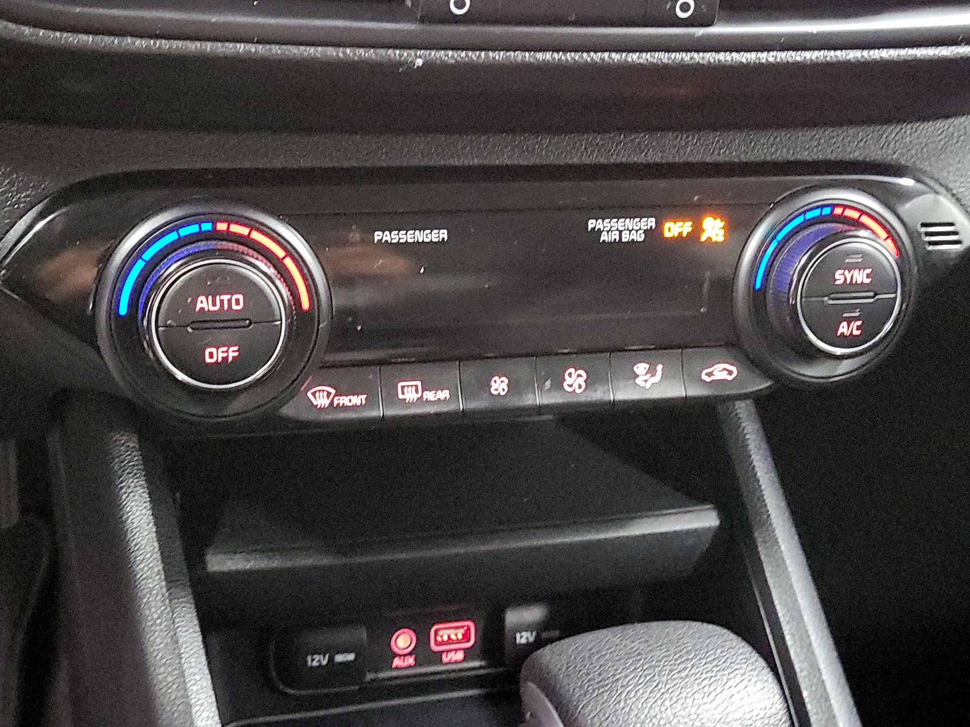 Thumbnail: 2019 Kia Forte - 16