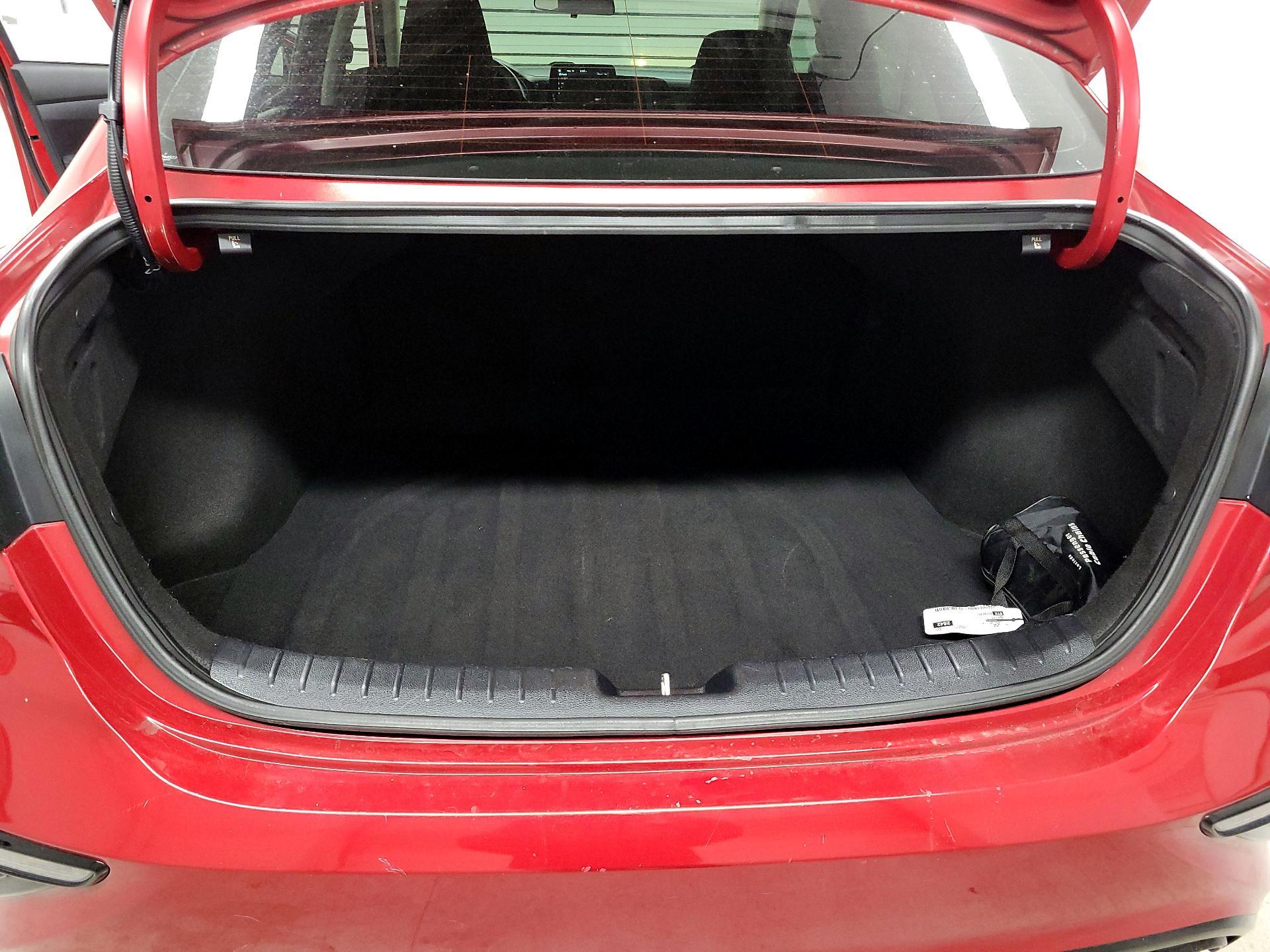 Thumbnail: 2019 Kia Forte - 19