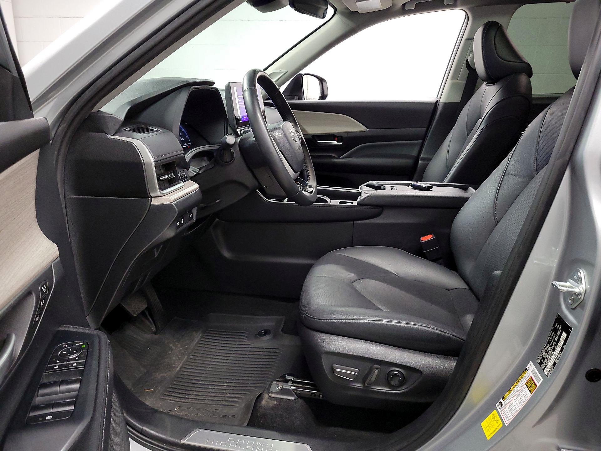 Thumbnail: 2024 Toyota Grand Highlander - 11