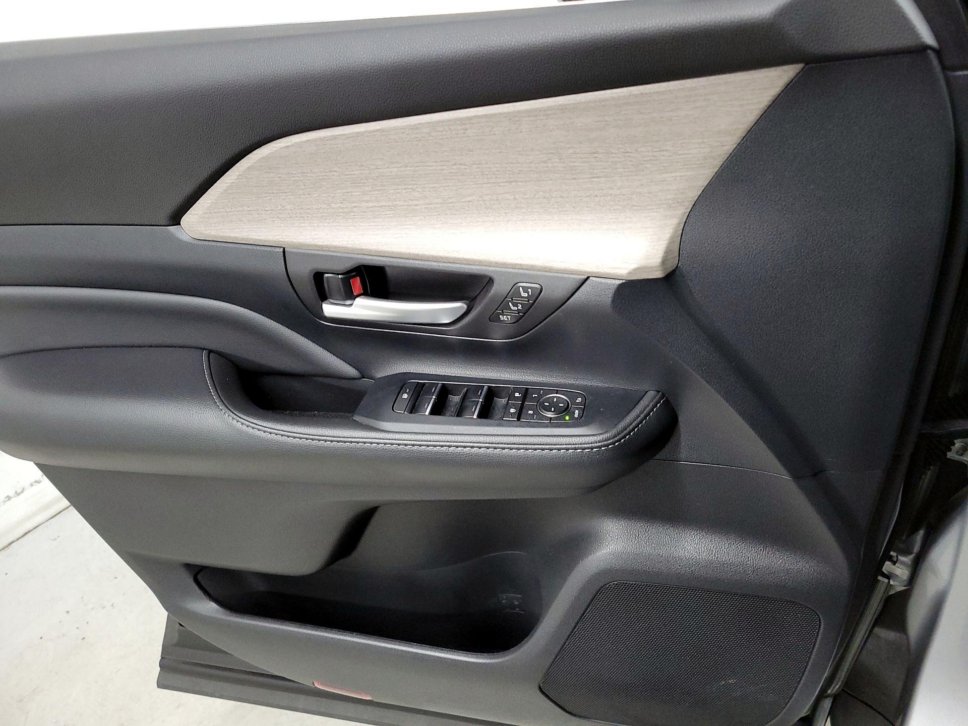 Thumbnail: 2024 Toyota Grand Highlander - 12