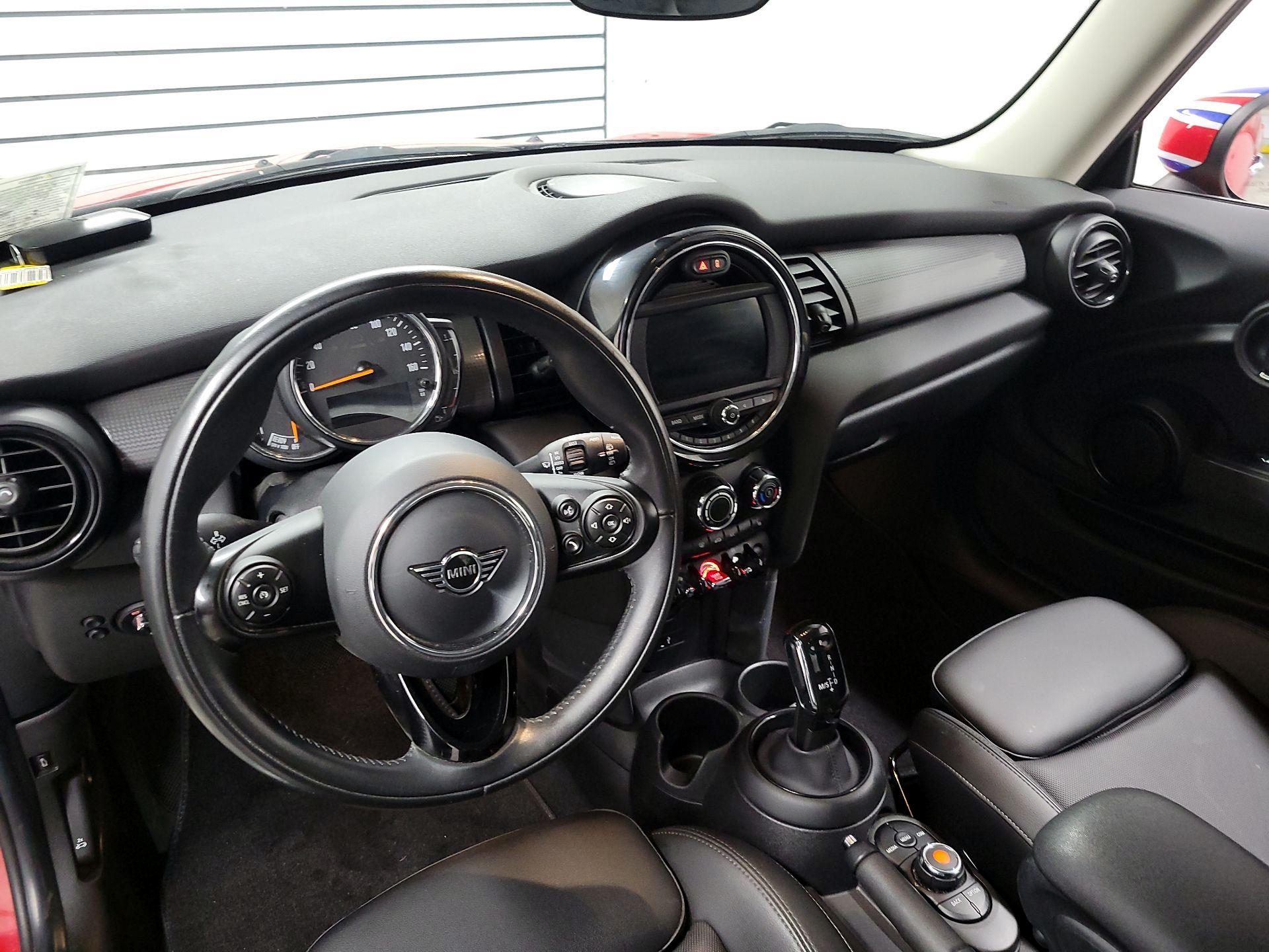 Thumbnail: 2021 MINI Cooper Hardtop - 9