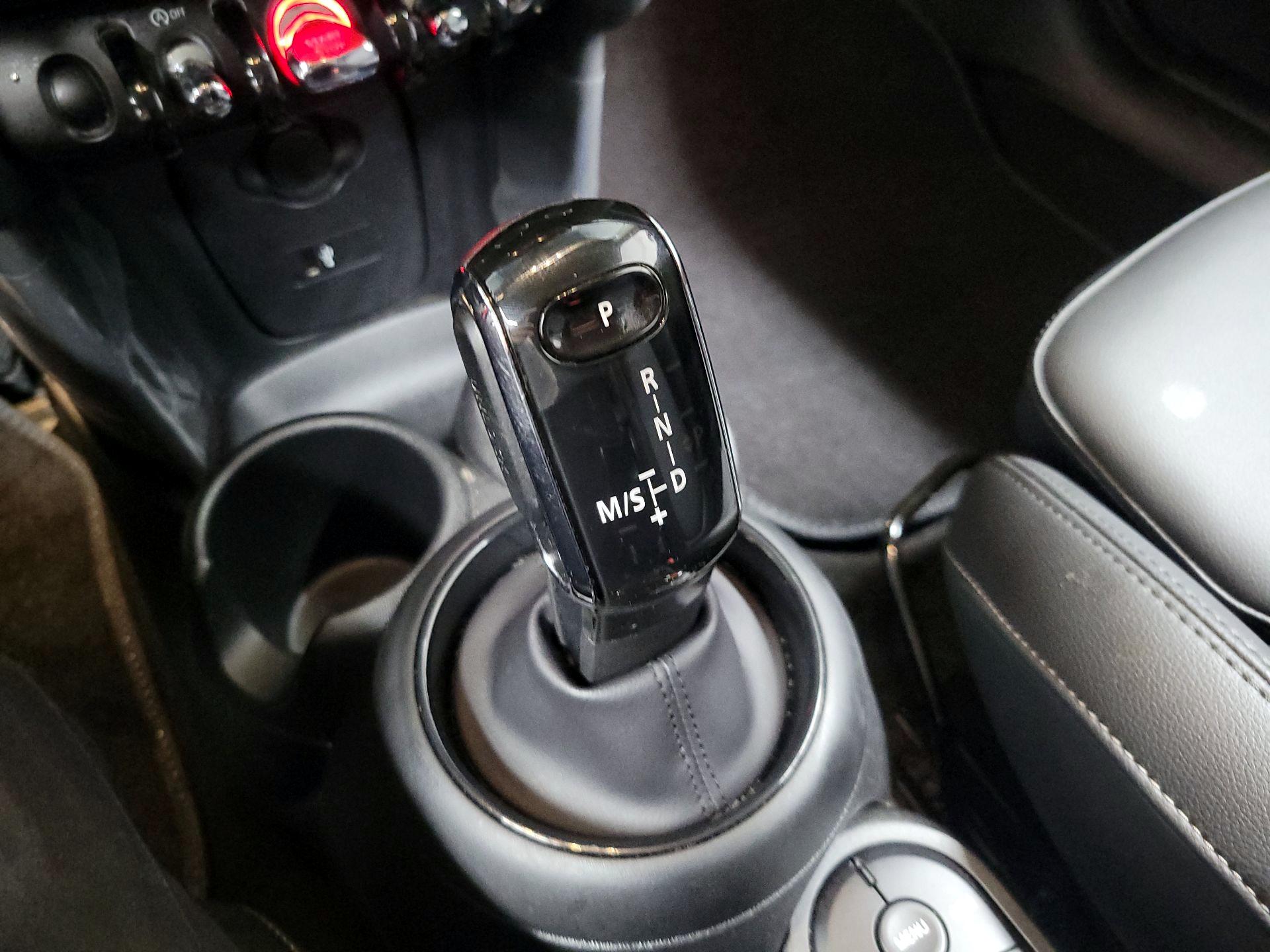 Thumbnail: 2021 MINI Cooper Hardtop - 15