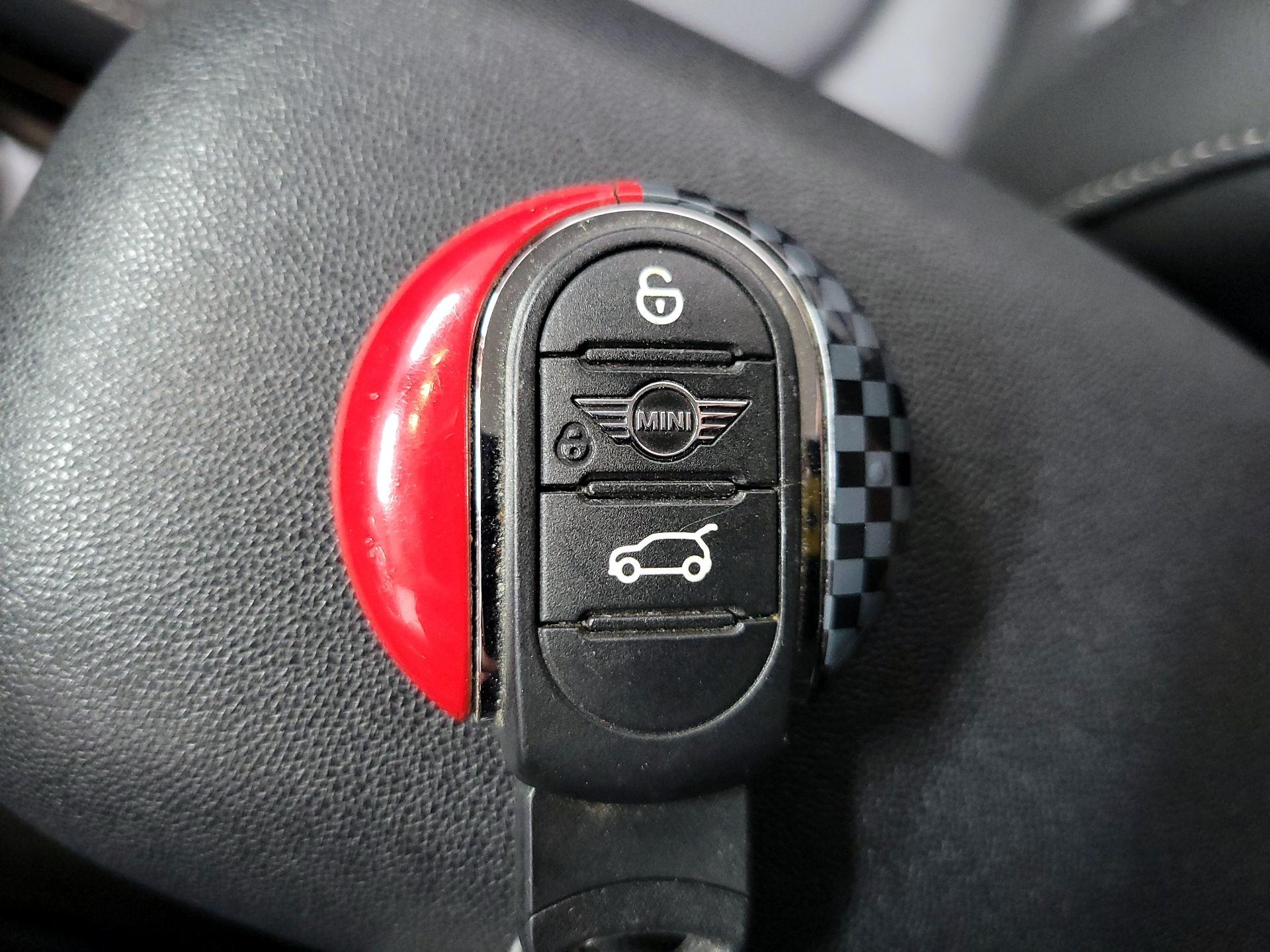 Thumbnail: 2021 MINI Cooper Hardtop - 18