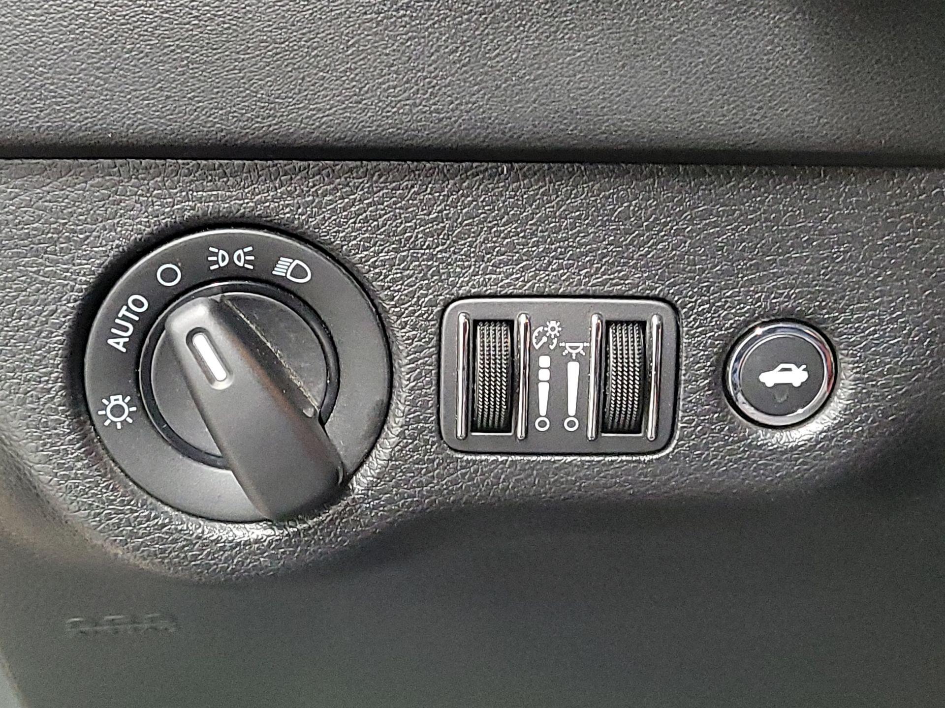 Thumbnail: 2020 Dodge Charger - 13