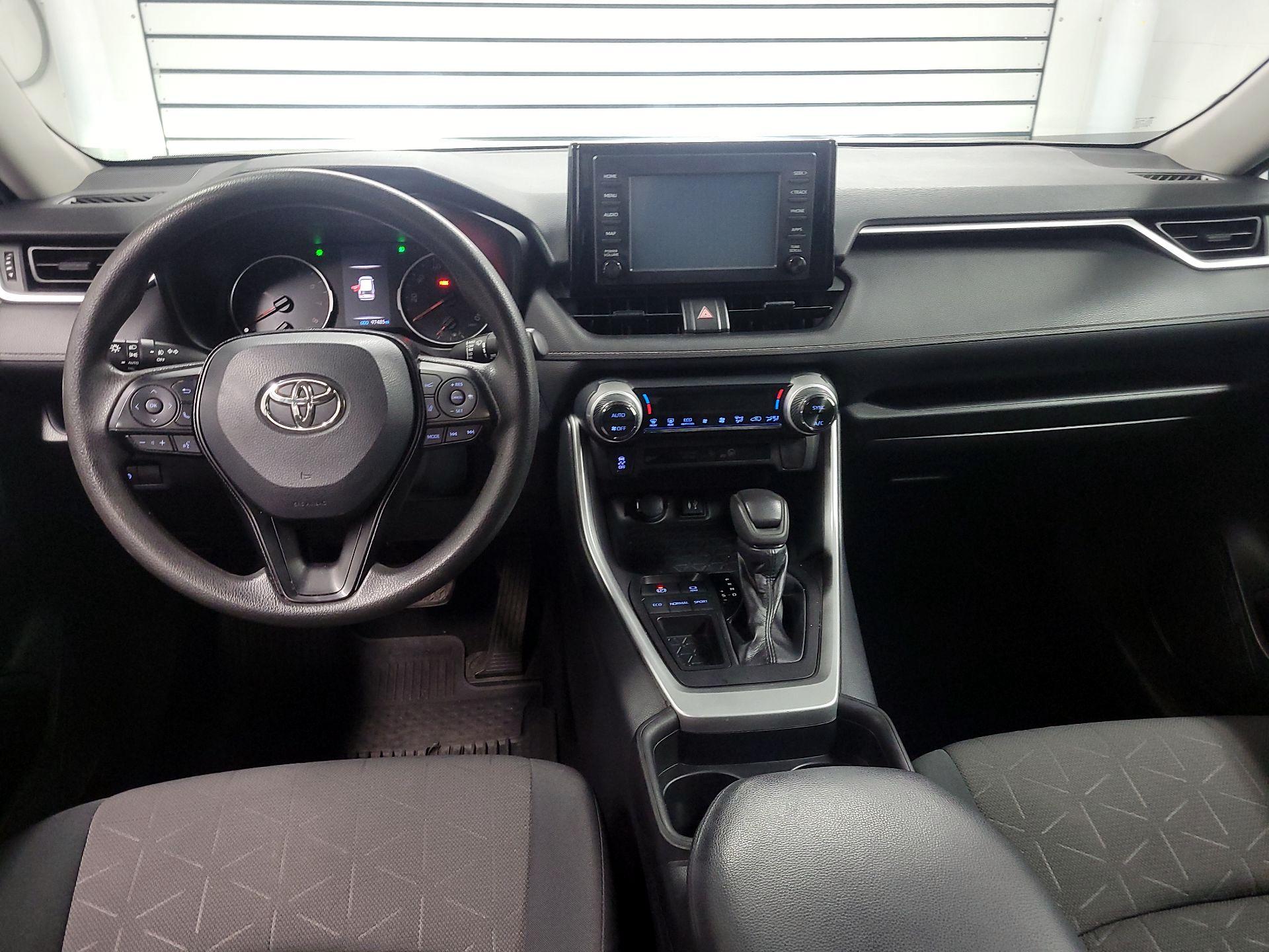 Thumbnail: 2019 Toyota RAV4 - 9