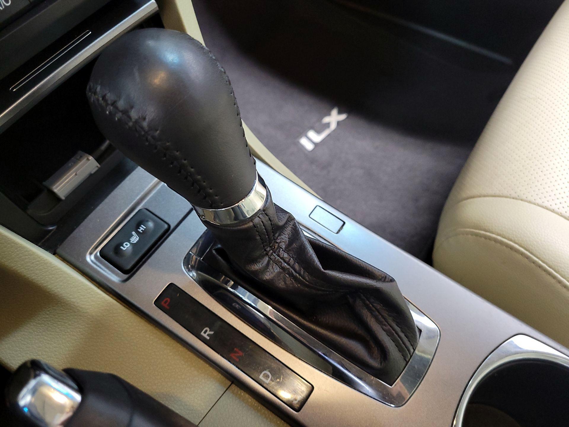 Thumbnail: 2015 Acura ILX - 17