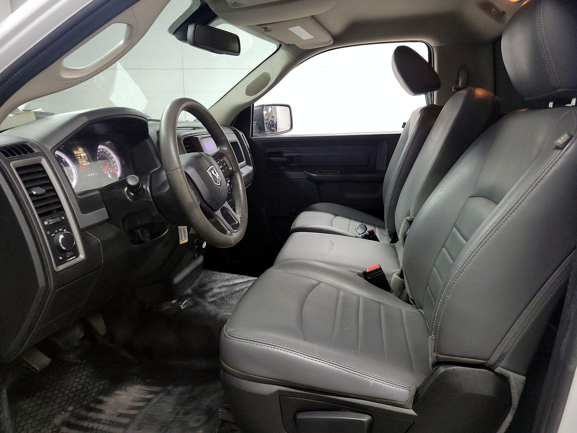 Thumbnail: 2020 RAM 1500 Classic - 11