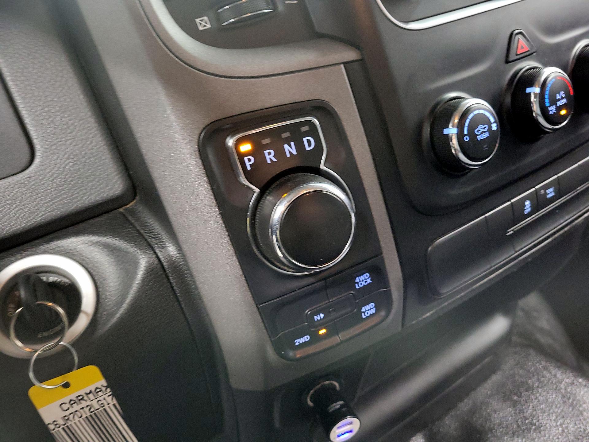 Thumbnail: 2020 RAM 1500 Classic - 15