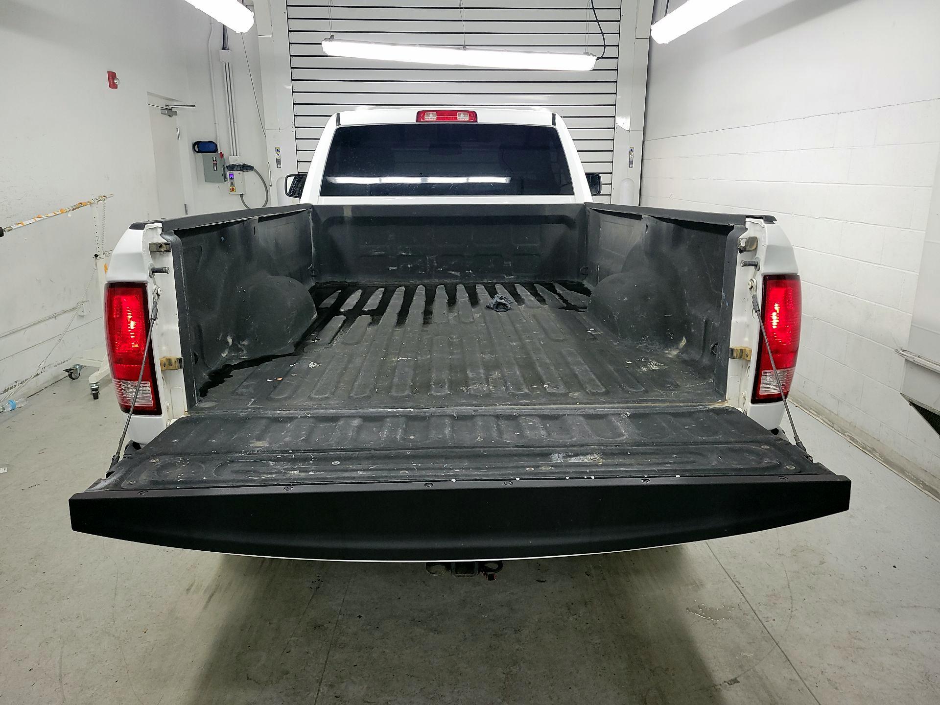 Thumbnail: 2020 RAM 1500 Classic - 16