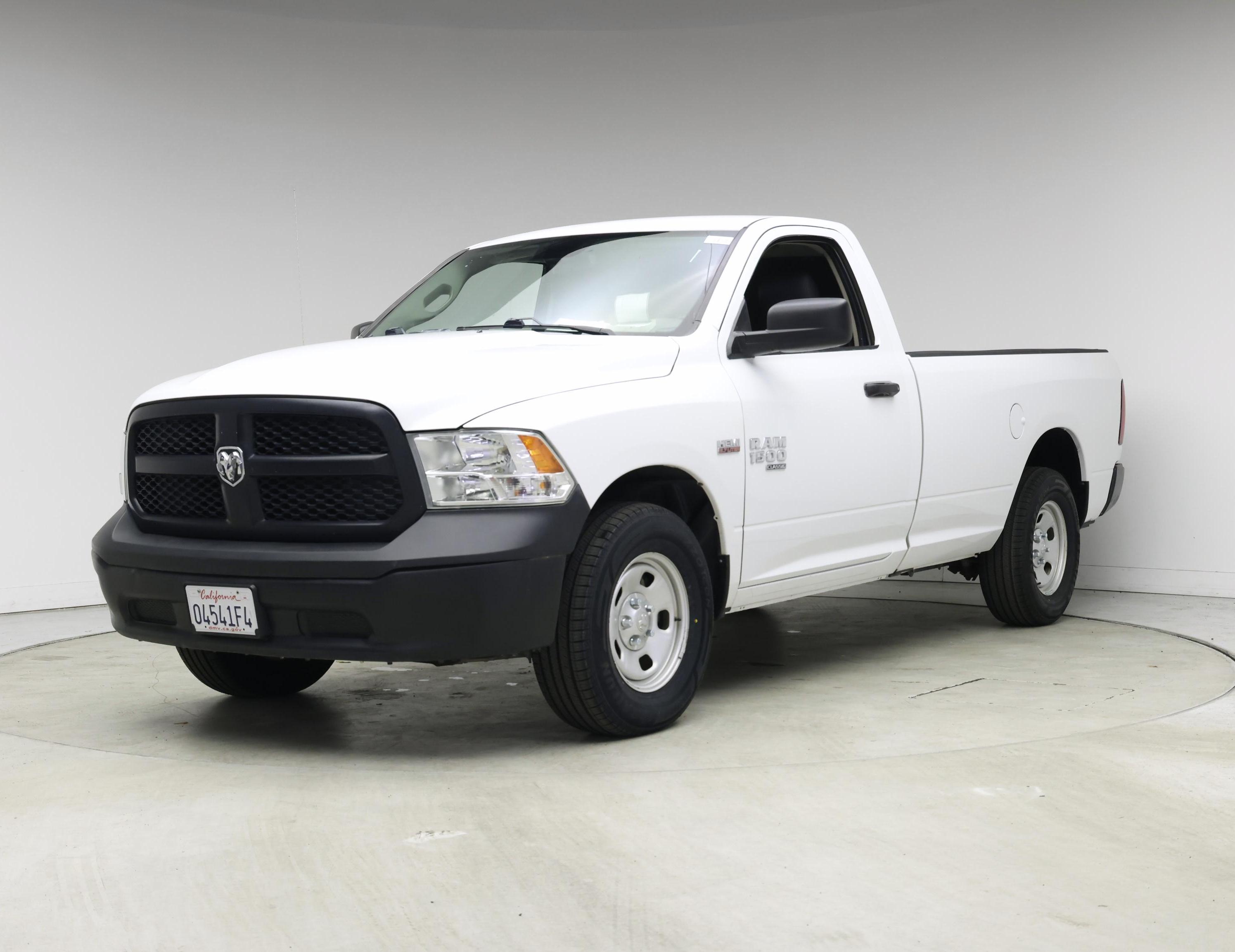 Thumbnail: 2020 RAM 1500 Classic - 4