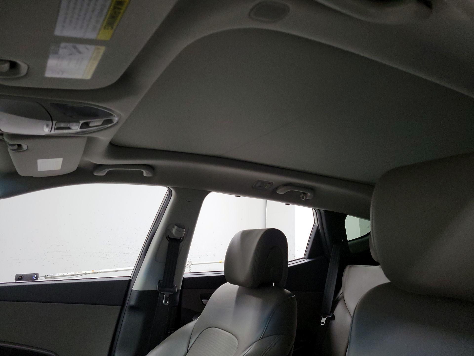 Thumbnail: 2016 Hyundai Santa Fe - 17