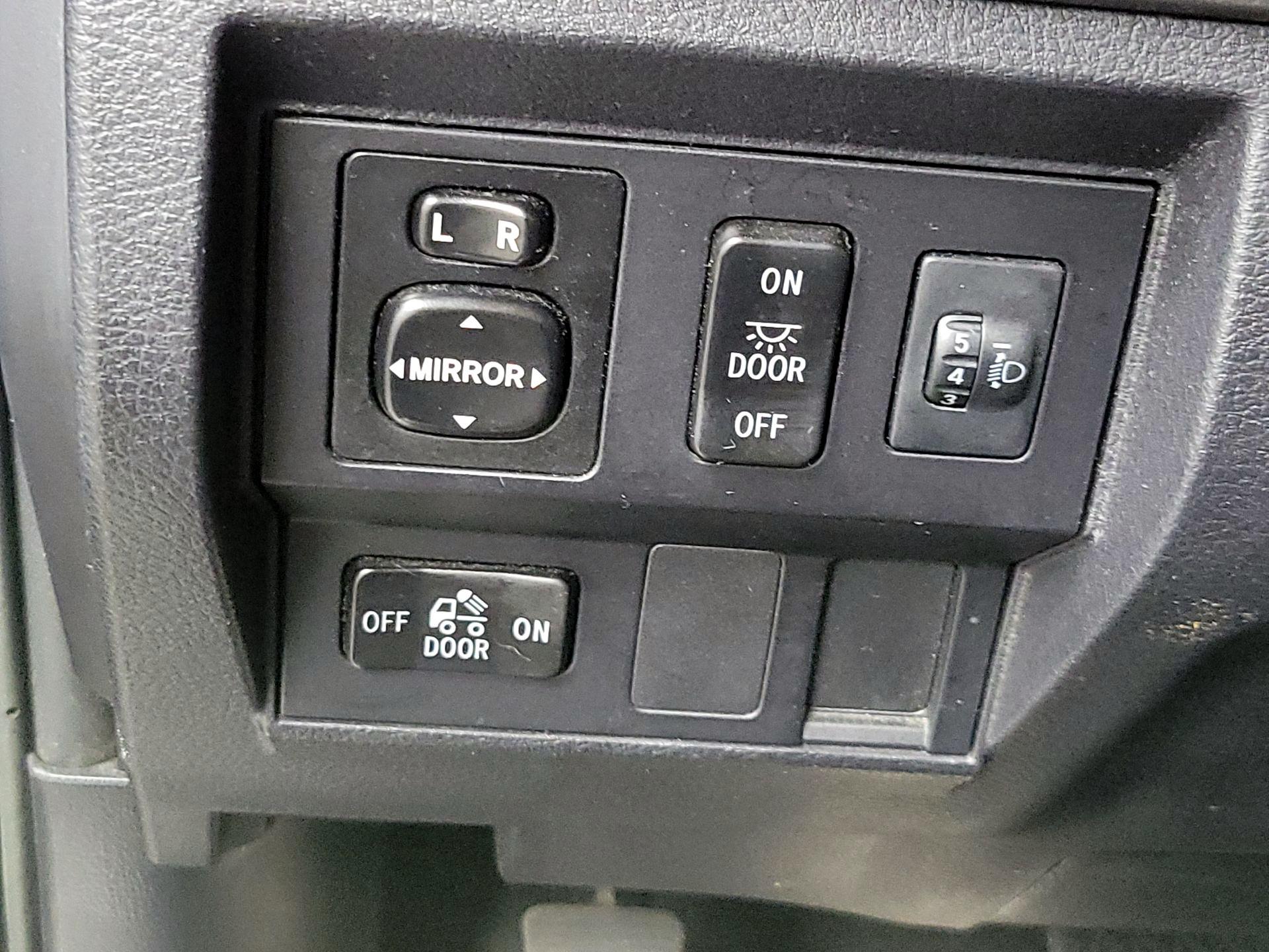 Thumbnail: 2016 Toyota Tundra - 13