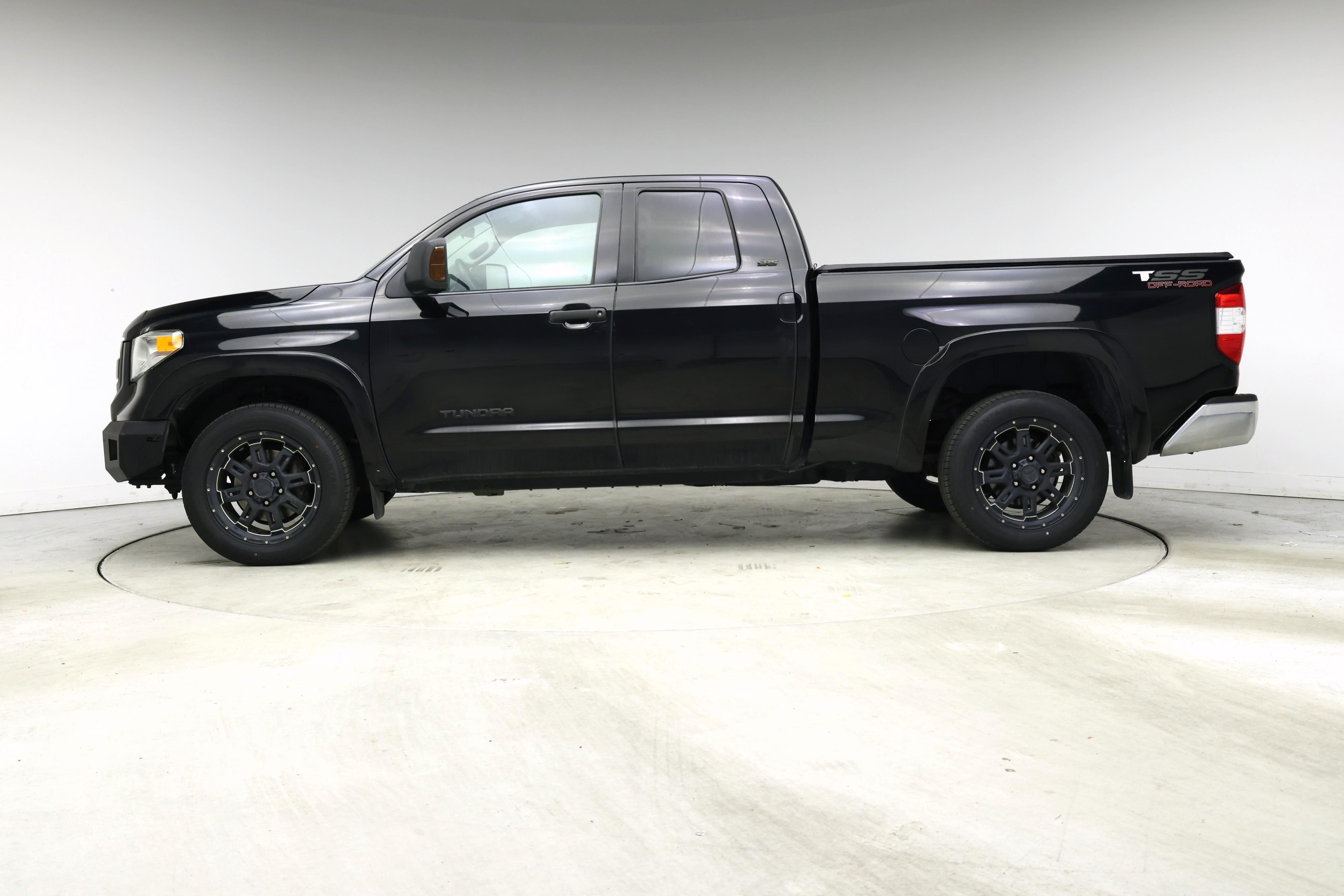 Thumbnail: 2016 Toyota Tundra - 3