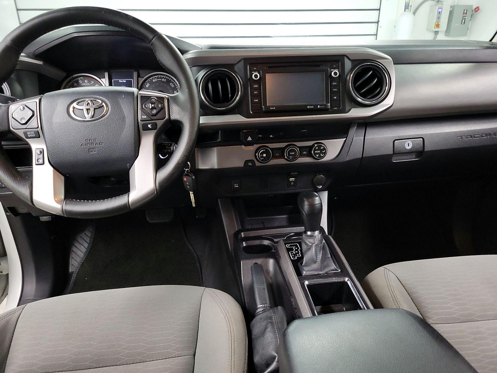 Thumbnail: 2016 Toyota Tacoma - 9