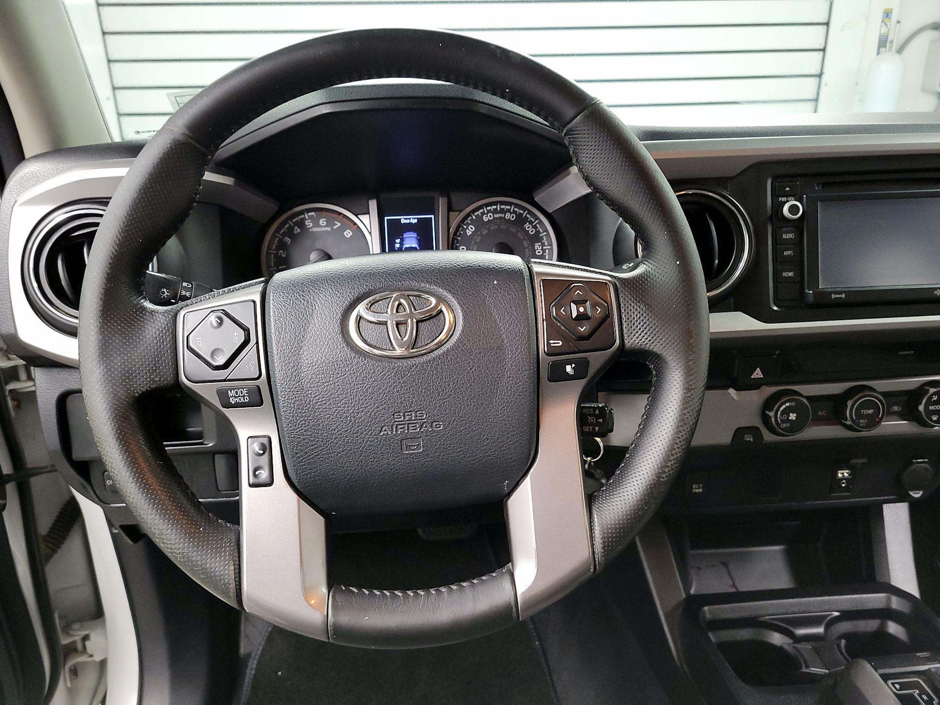 Thumbnail: 2016 Toyota Tacoma - 10