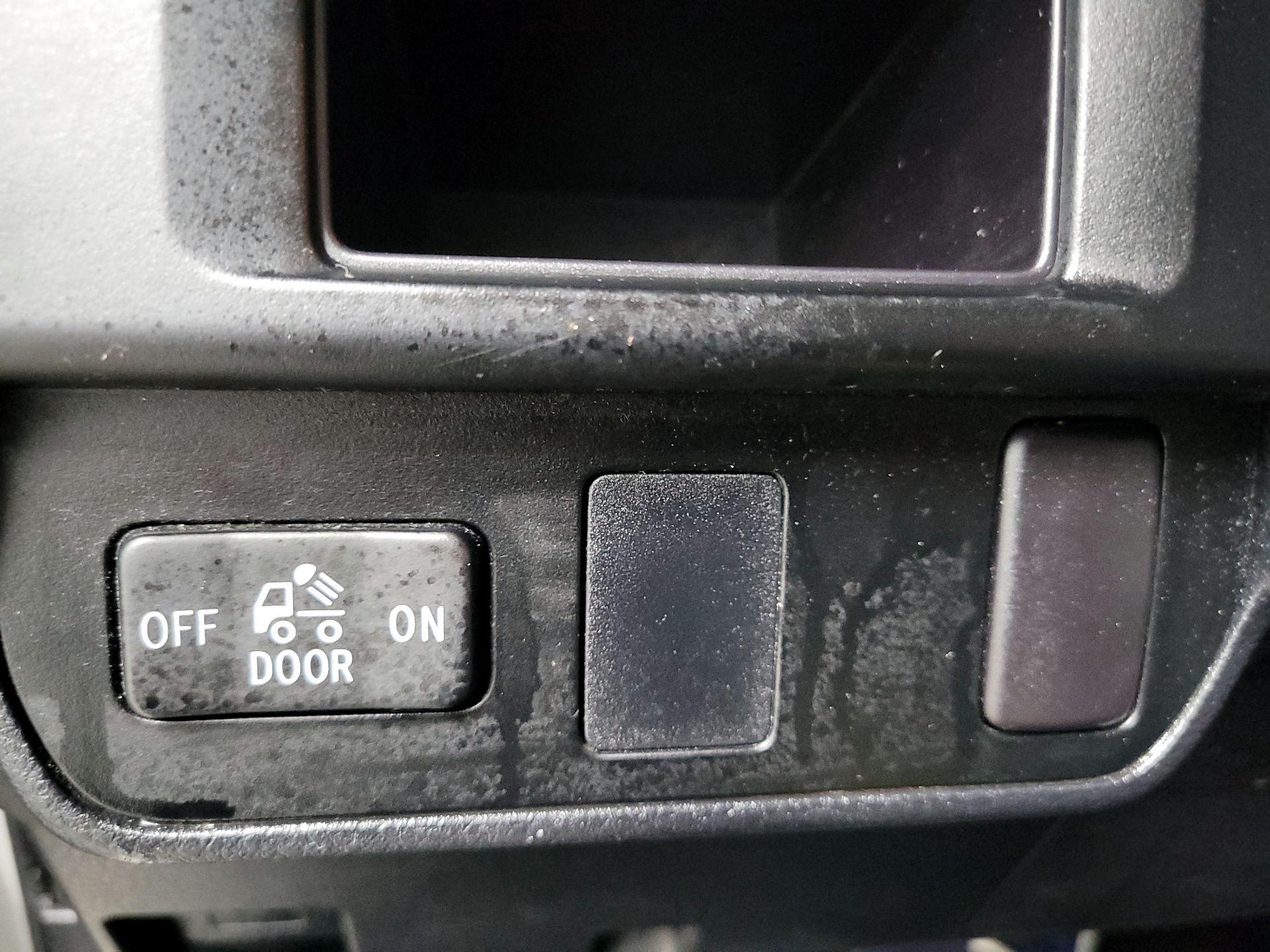 Thumbnail: 2016 Toyota Tacoma - 13